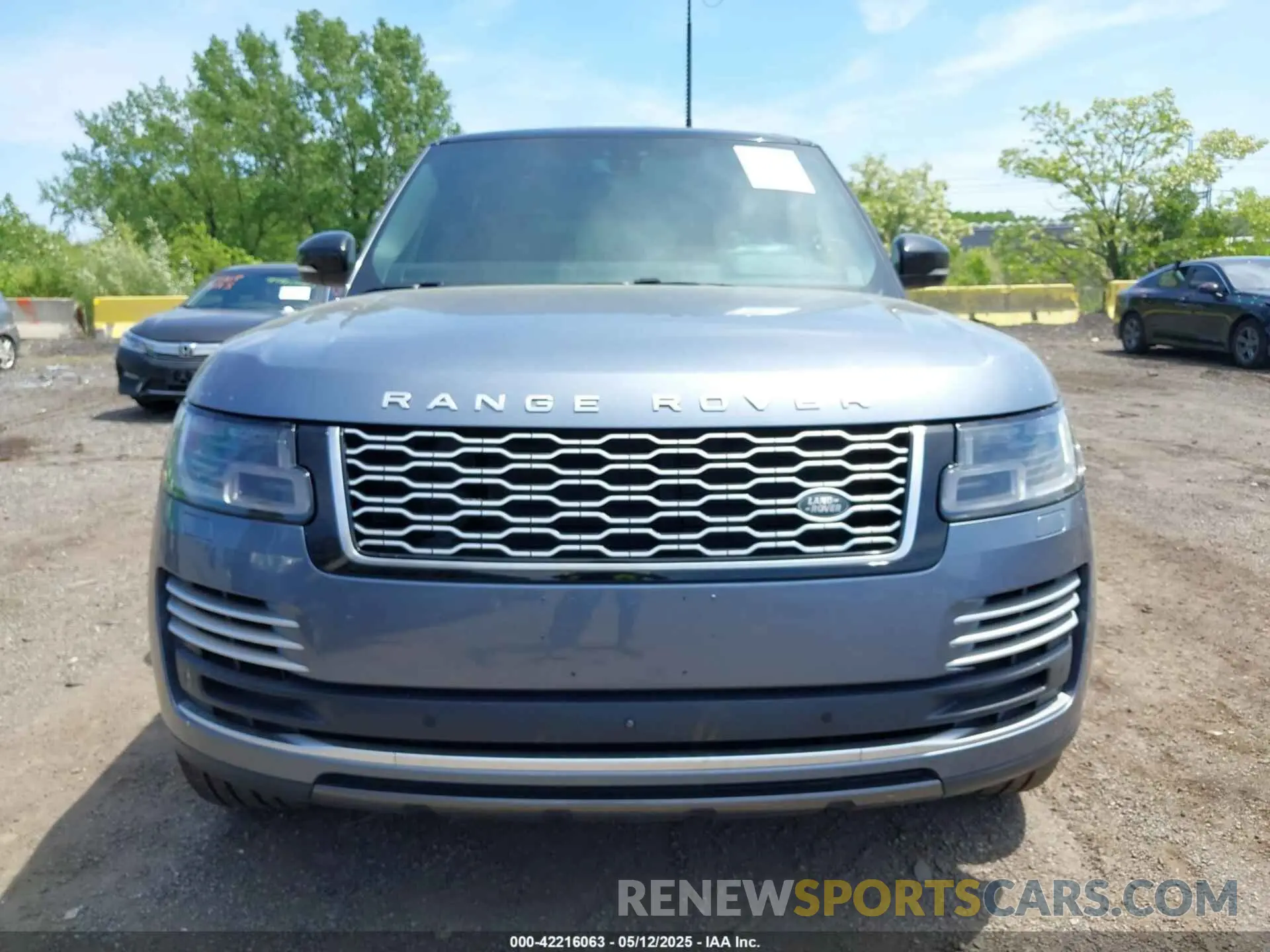12 Photograph of a damaged car SALGV5SE3LA400728 LAND ROVER RANGE ROVER 2020