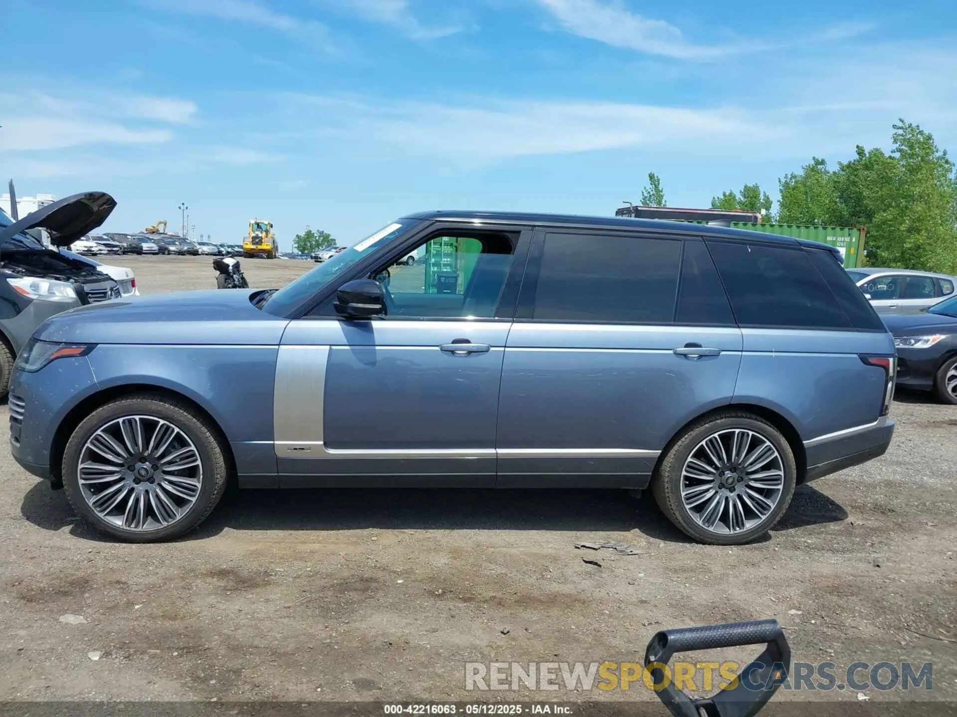 14 Photograph of a damaged car SALGV5SE3LA400728 LAND ROVER RANGE ROVER 2020