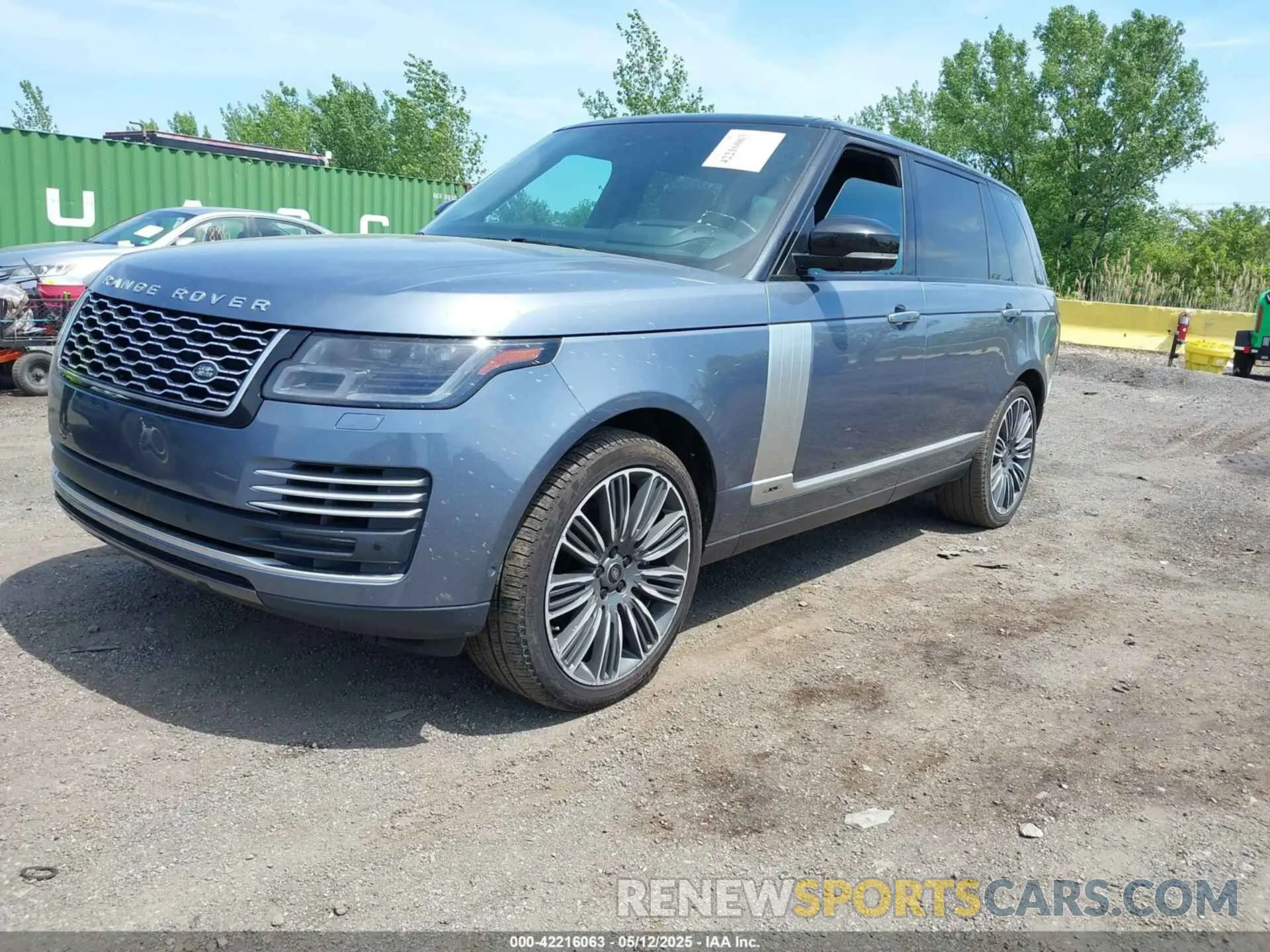 2 Photograph of a damaged car SALGV5SE3LA400728 LAND ROVER RANGE ROVER 2020