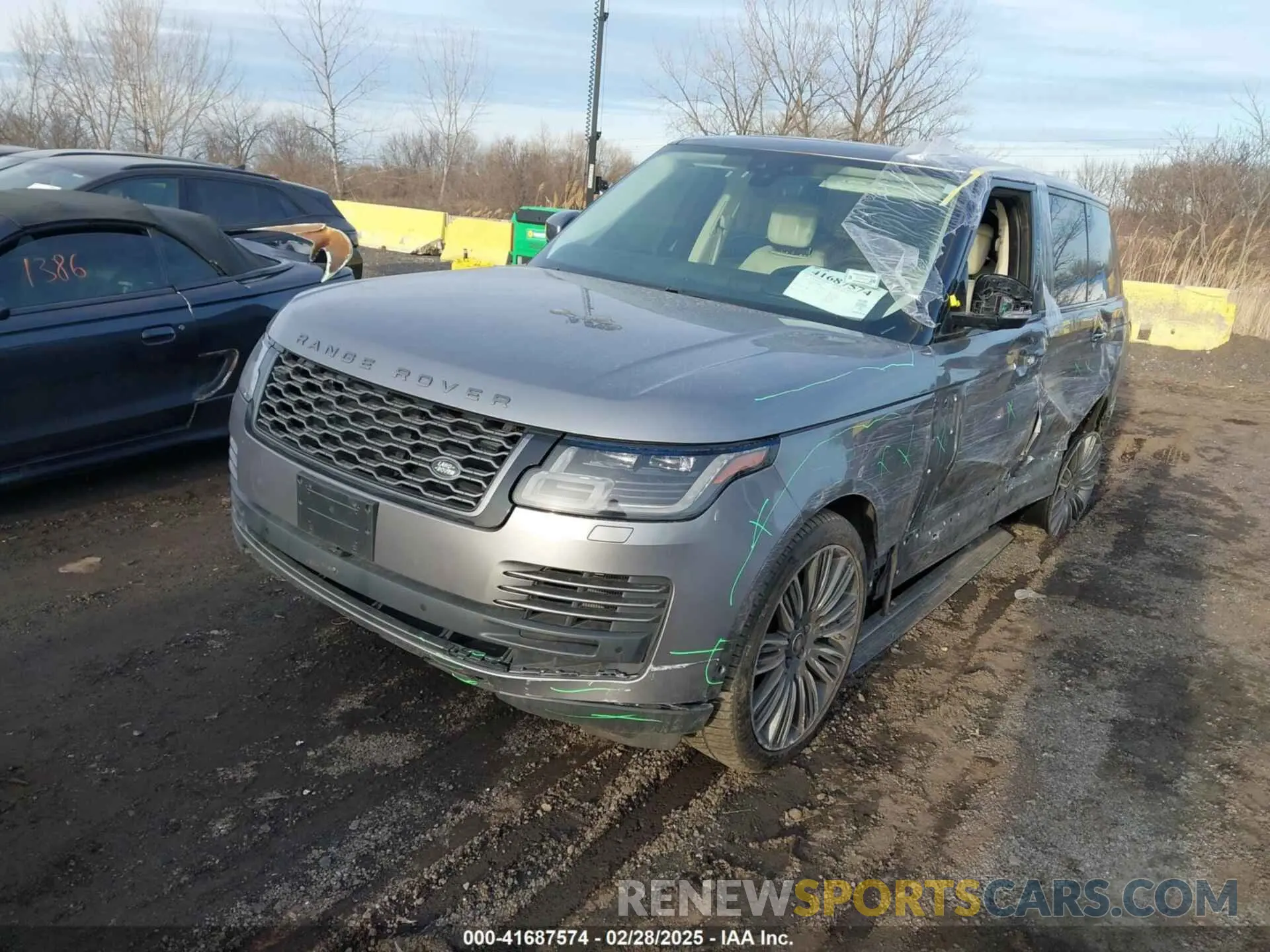 2 Photograph of a damaged car SALGV5SE8LA598884 LAND ROVER RANGE ROVER 2020