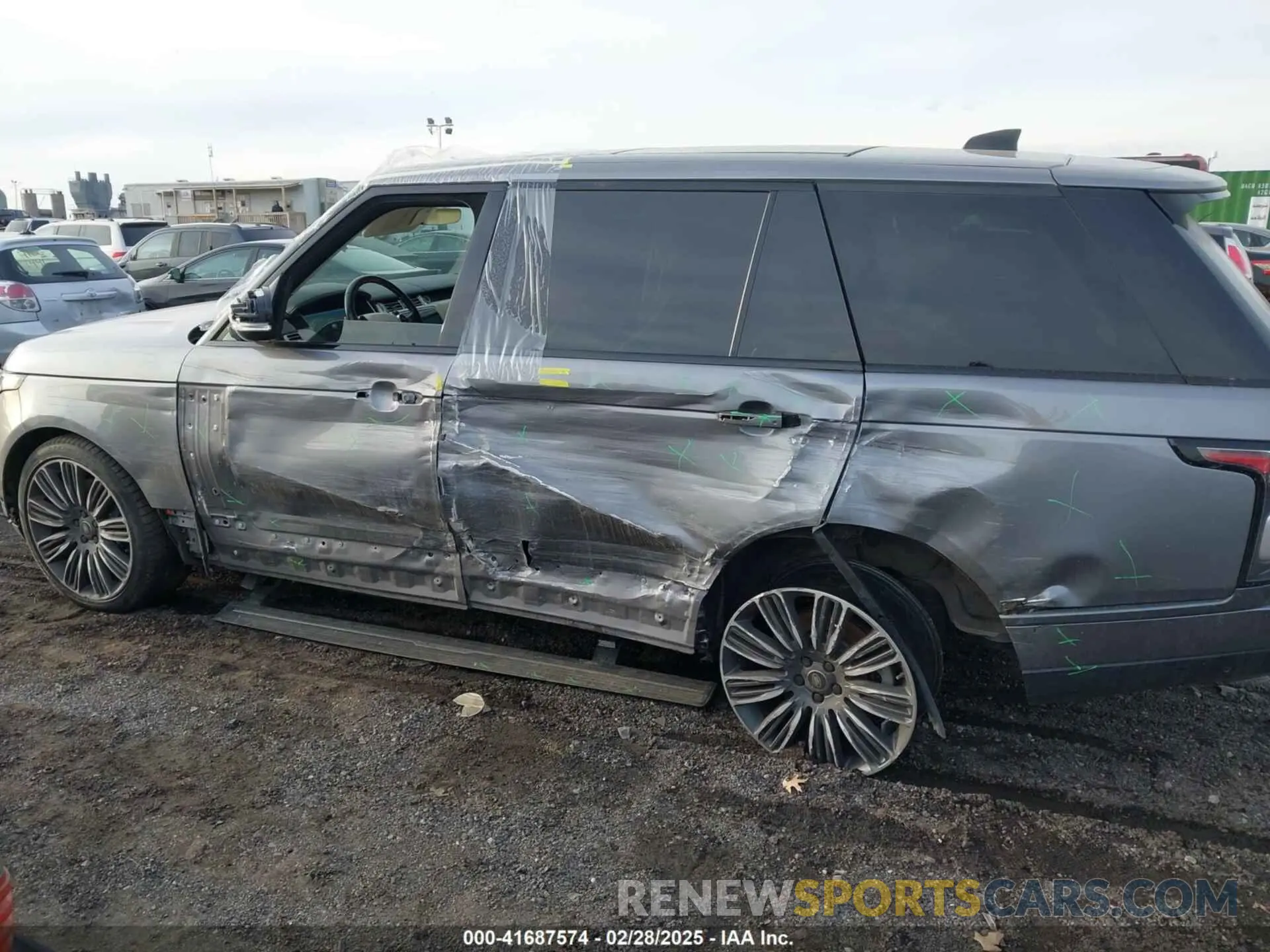 6 Photograph of a damaged car SALGV5SE8LA598884 LAND ROVER RANGE ROVER 2020