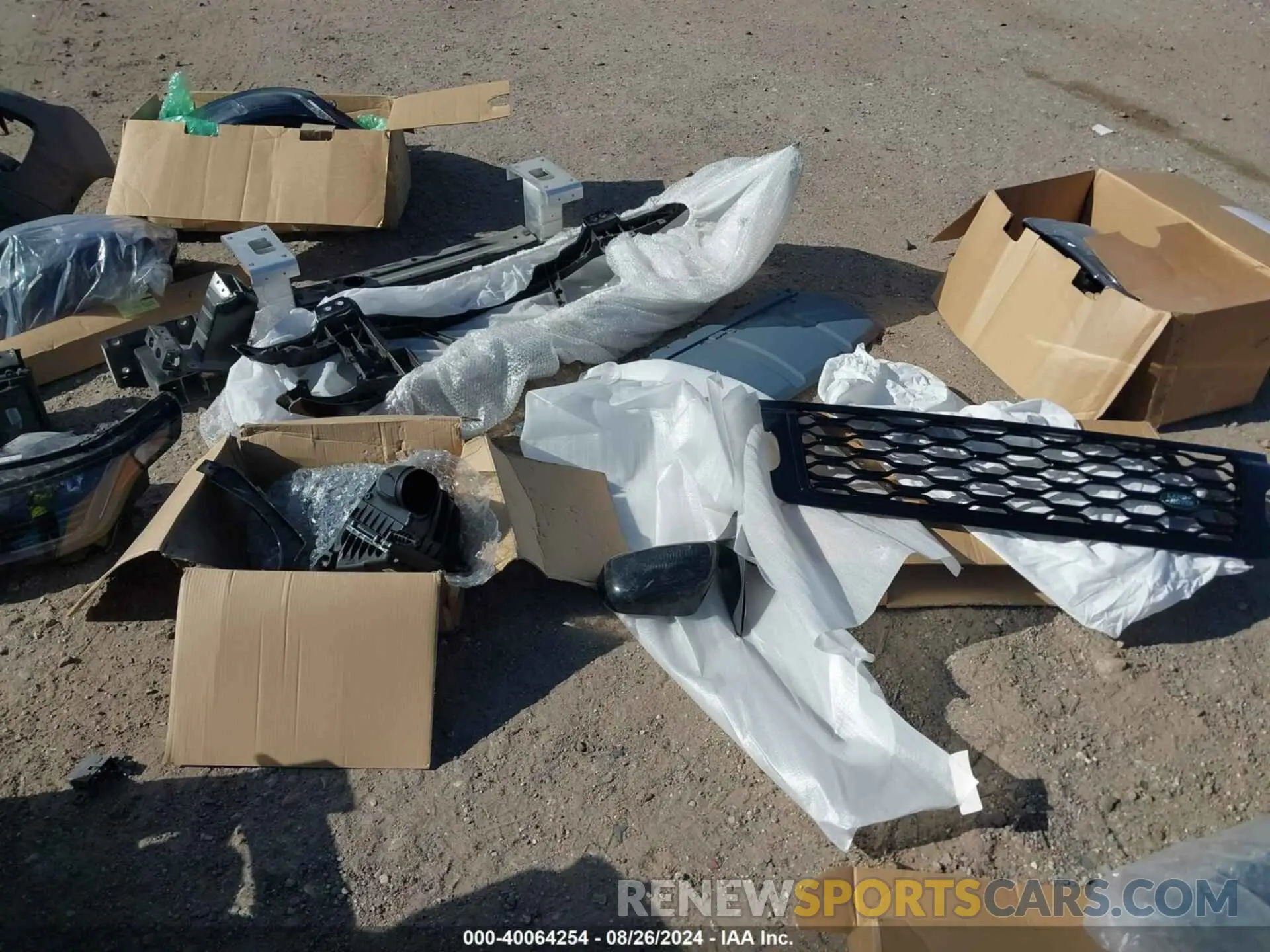18 Photograph of a damaged car SALGS2RU6MA438847 LAND ROVER RANGE ROVER 2021