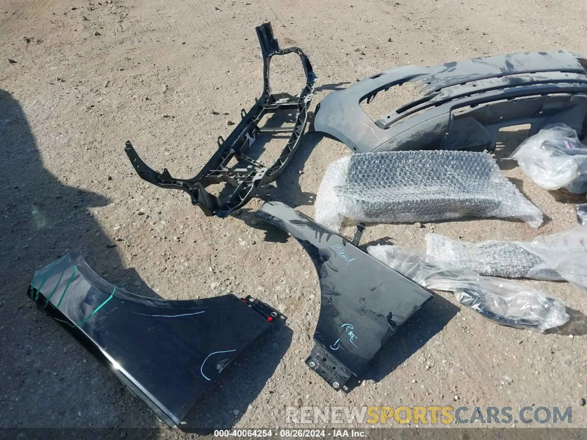19 Photograph of a damaged car SALGS2RU6MA438847 LAND ROVER RANGE ROVER 2021