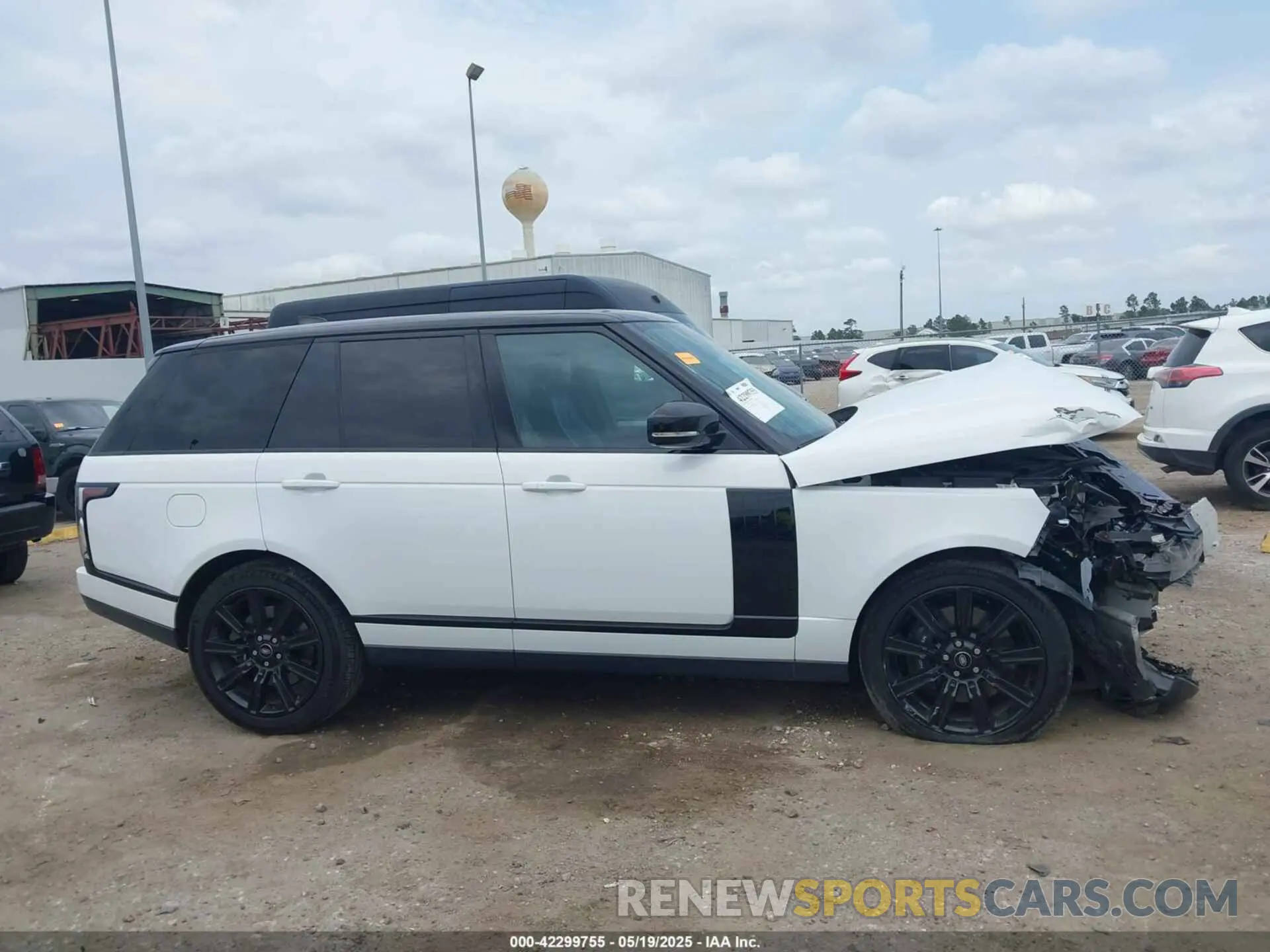 14 Photograph of a damaged car SALGS2RU9MA444674 LAND ROVER RANGE ROVER 2021