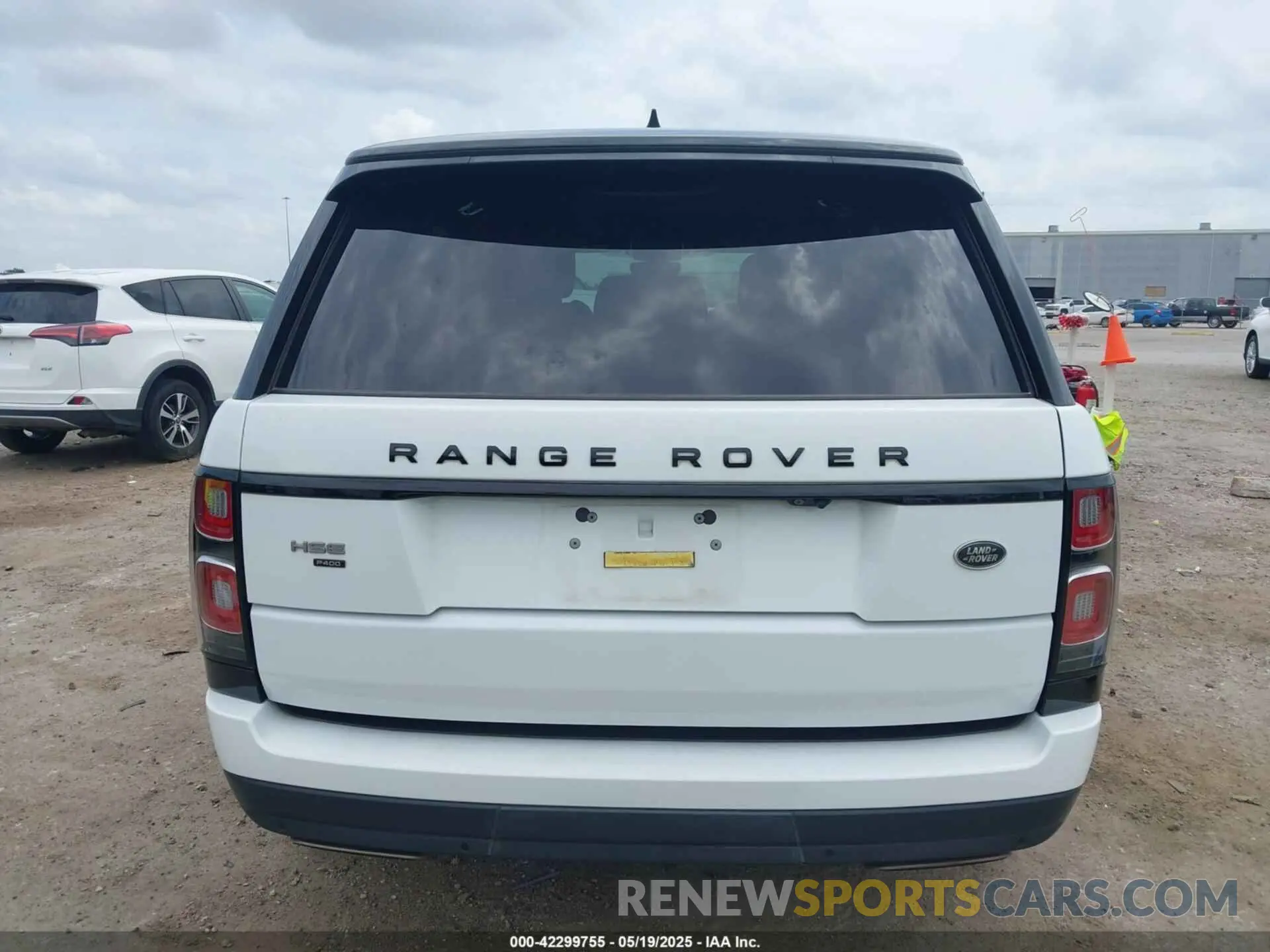 17 Photograph of a damaged car SALGS2RU9MA444674 LAND ROVER RANGE ROVER 2021