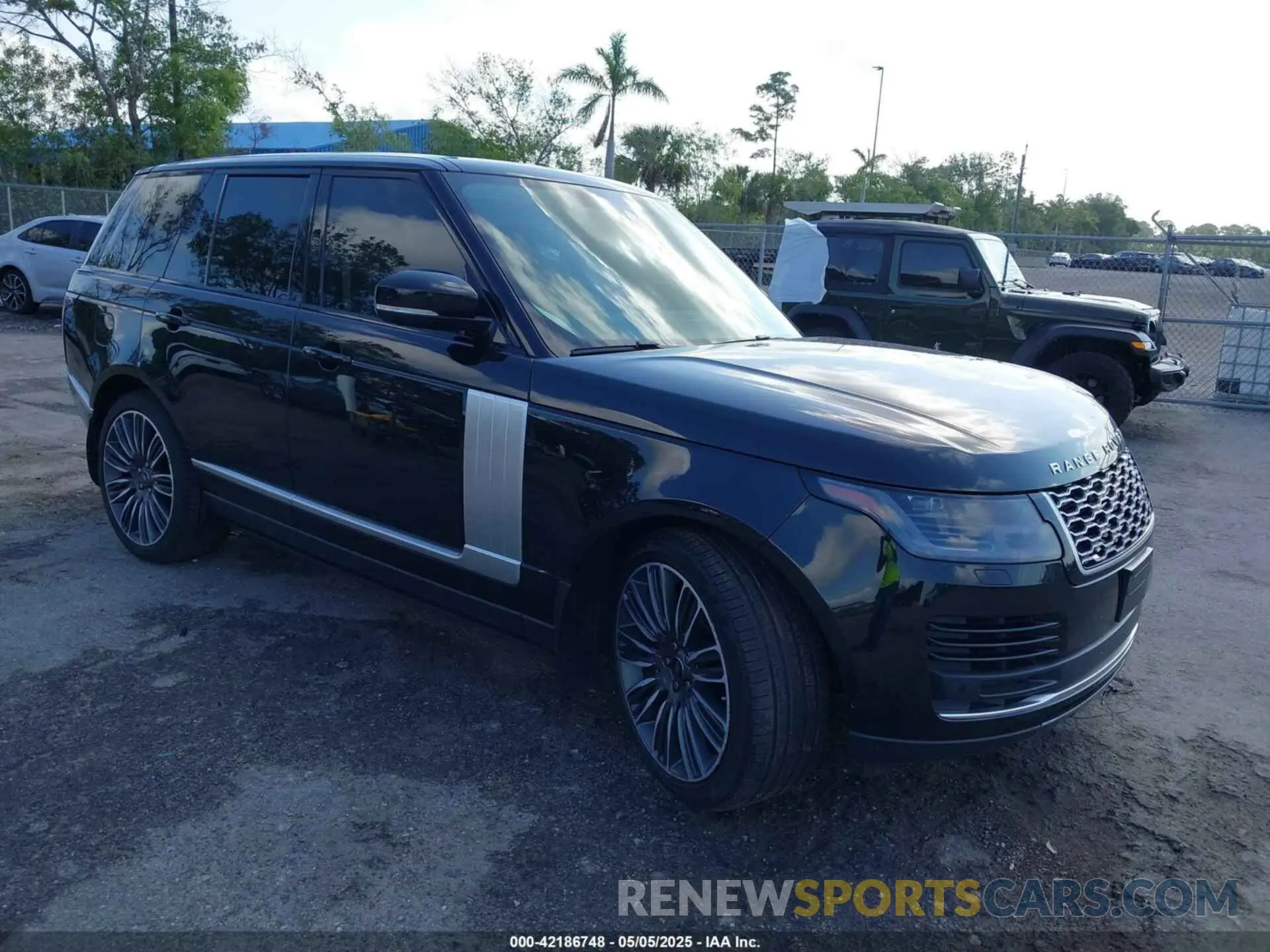1 Photograph of a damaged car SALGS2SE0MA439172 LAND ROVER RANGE ROVER 2021