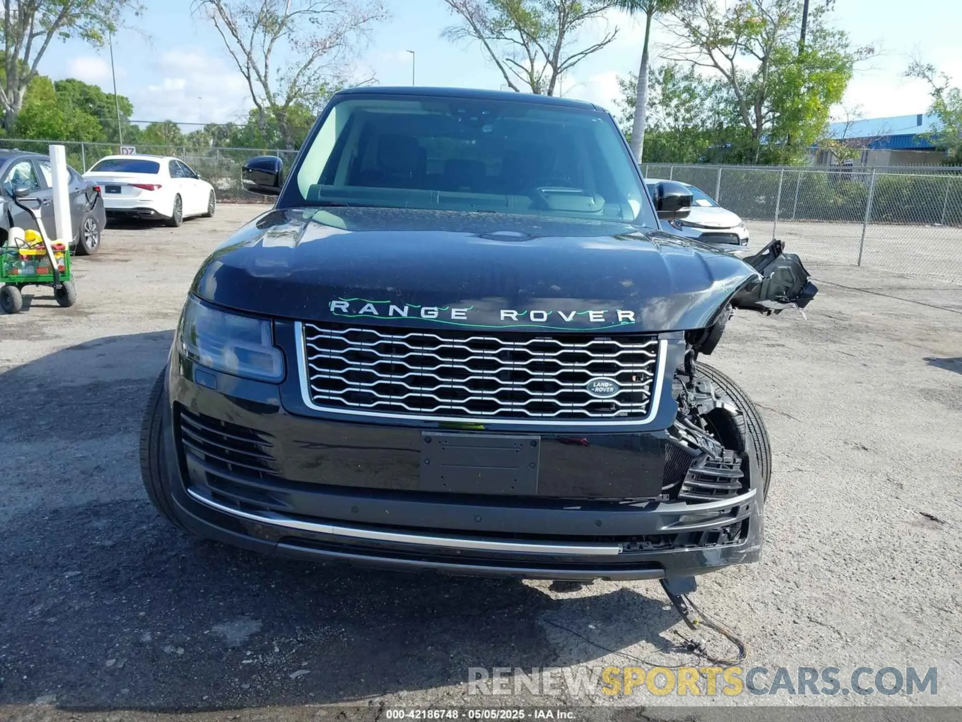 13 Photograph of a damaged car SALGS2SE0MA439172 LAND ROVER RANGE ROVER 2021