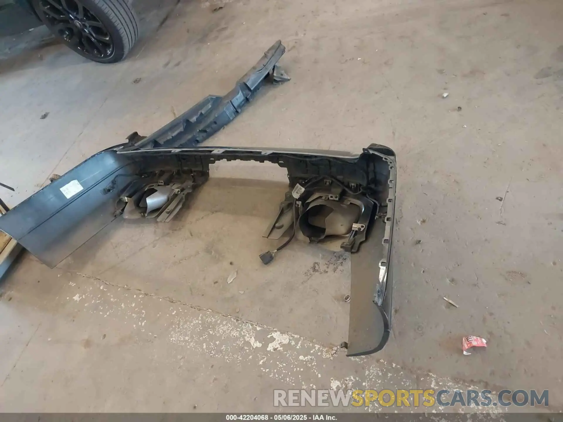 12 Photograph of a damaged car SALGS2SE8MA438691 LAND ROVER RANGE ROVER 2021