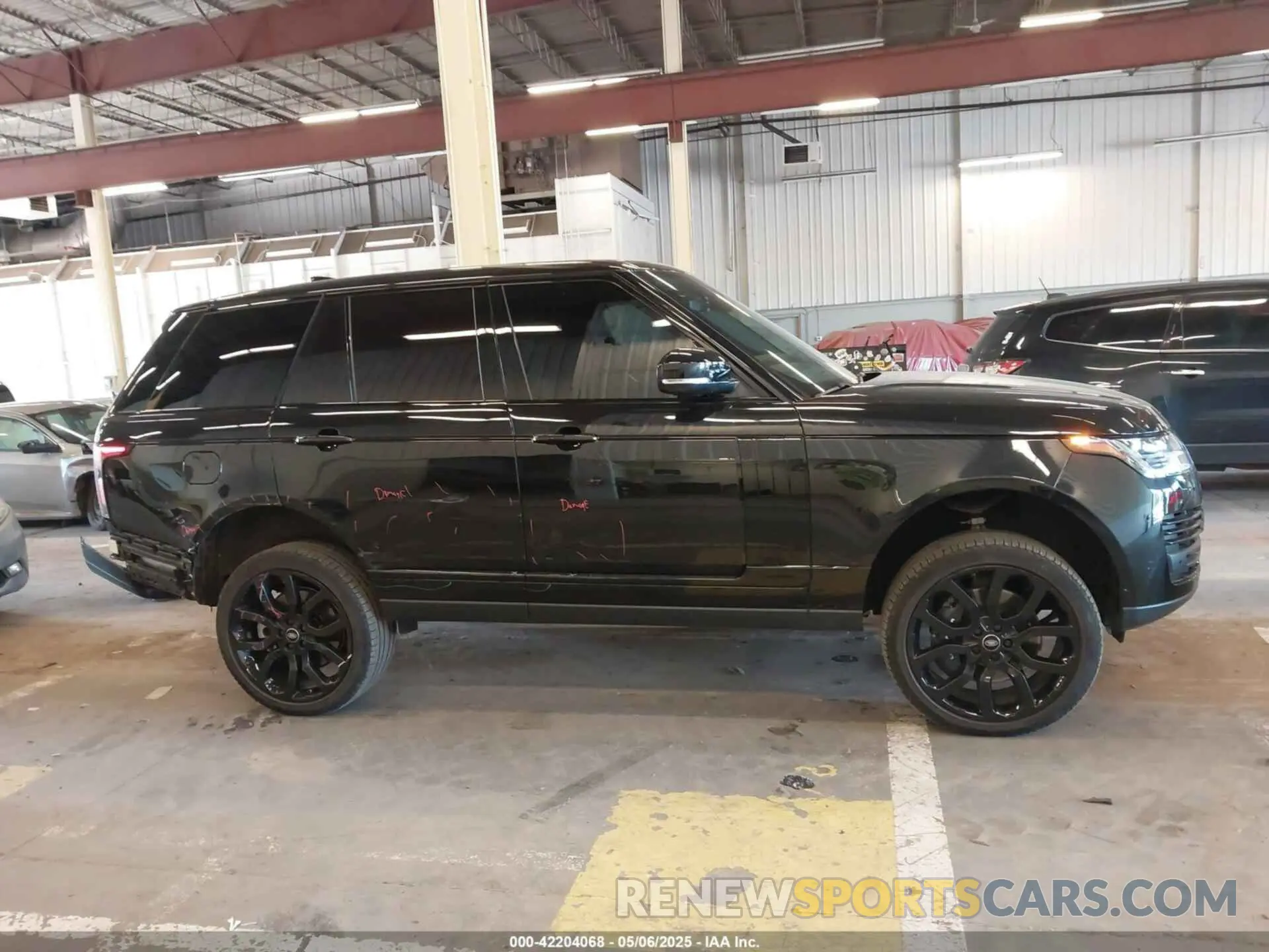 14 Photograph of a damaged car SALGS2SE8MA438691 LAND ROVER RANGE ROVER 2021