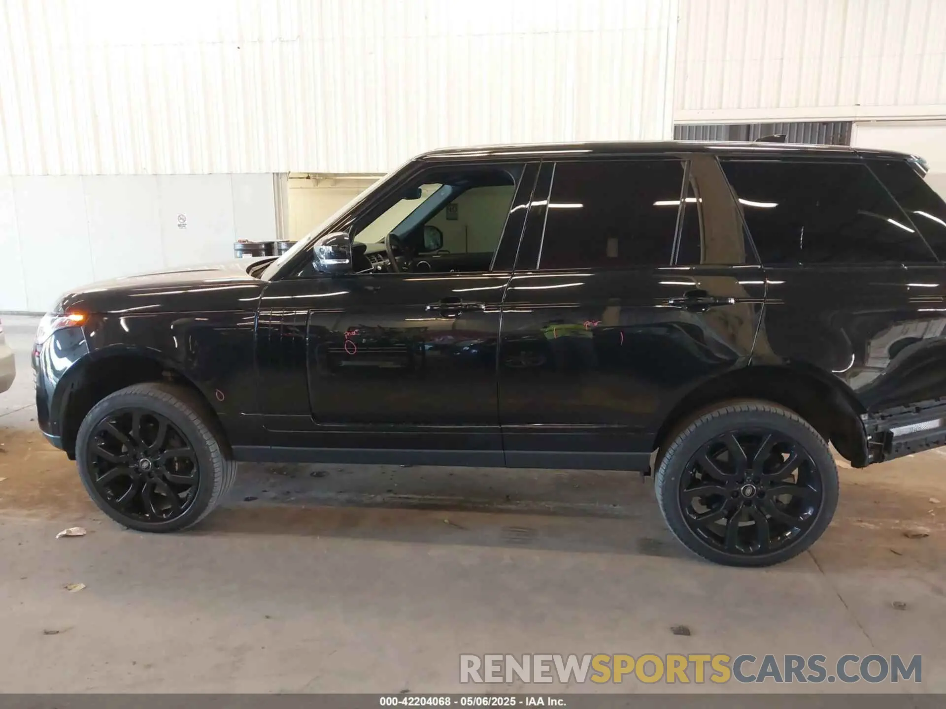 15 Photograph of a damaged car SALGS2SE8MA438691 LAND ROVER RANGE ROVER 2021