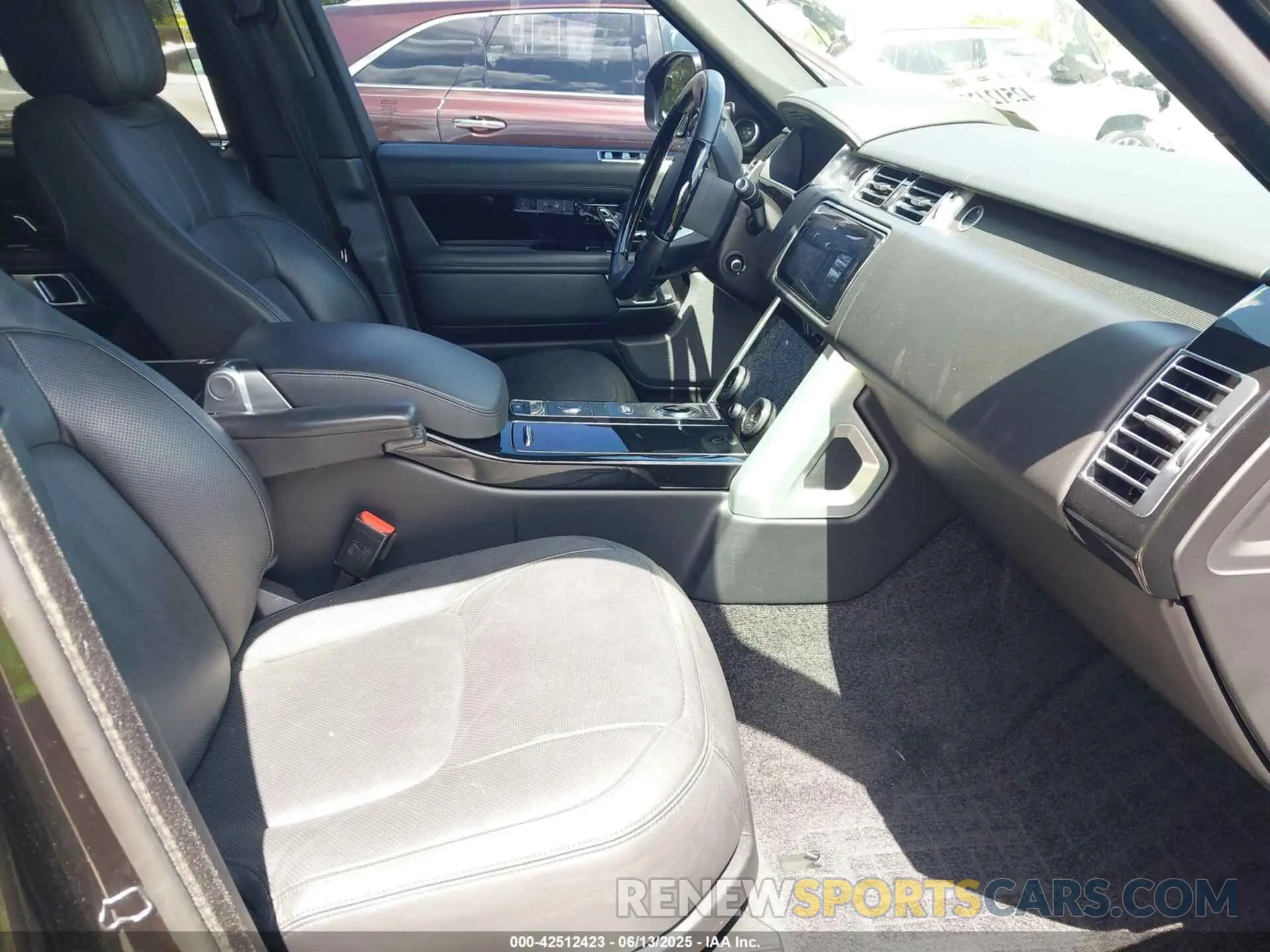 5 Photograph of a damaged car SALGS5SE1MA416243 LAND ROVER RANGE ROVER 2021