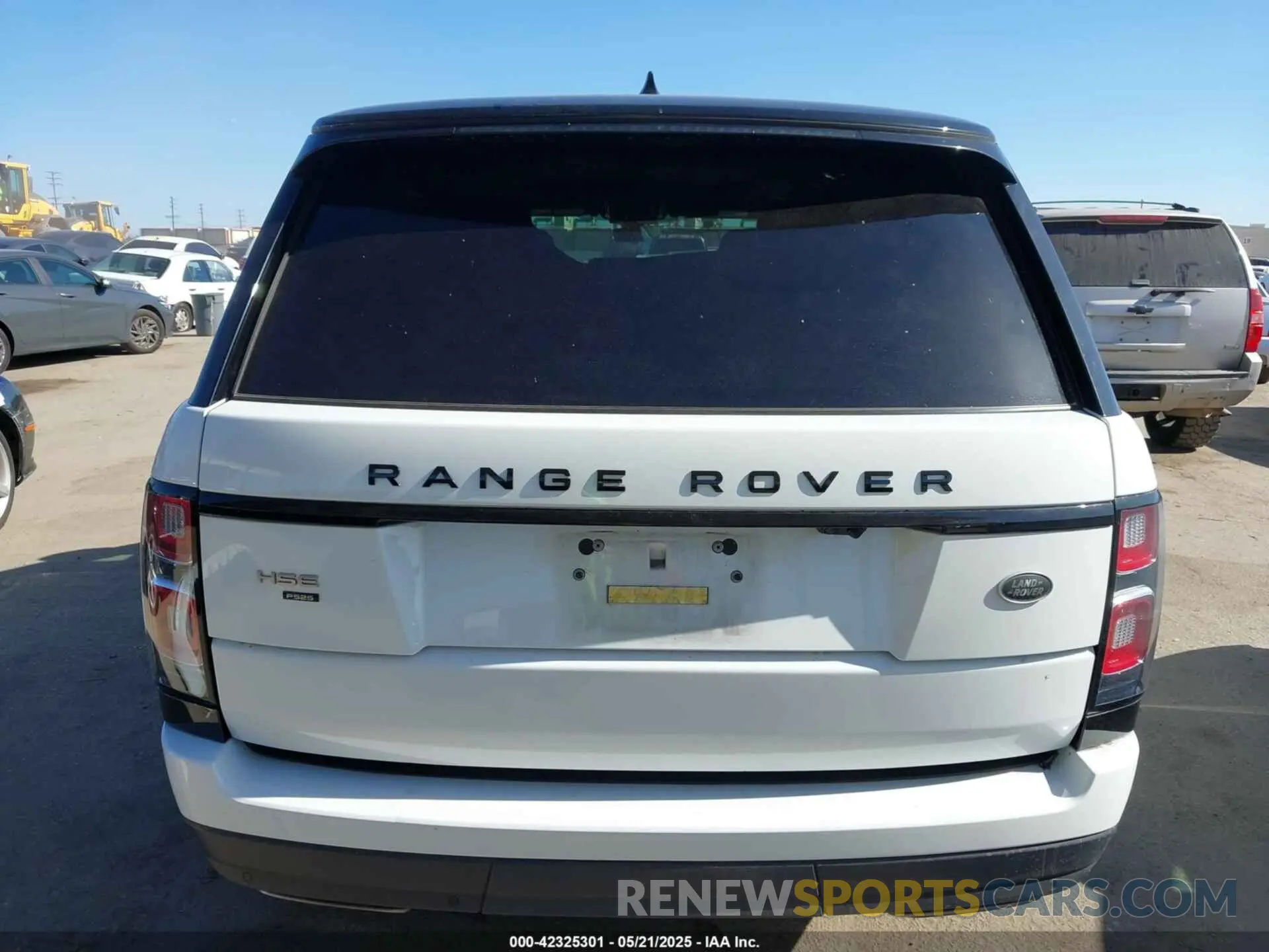 17 Photograph of a damaged car SALGS5SE7MA431958 LAND ROVER RANGE ROVER 2021