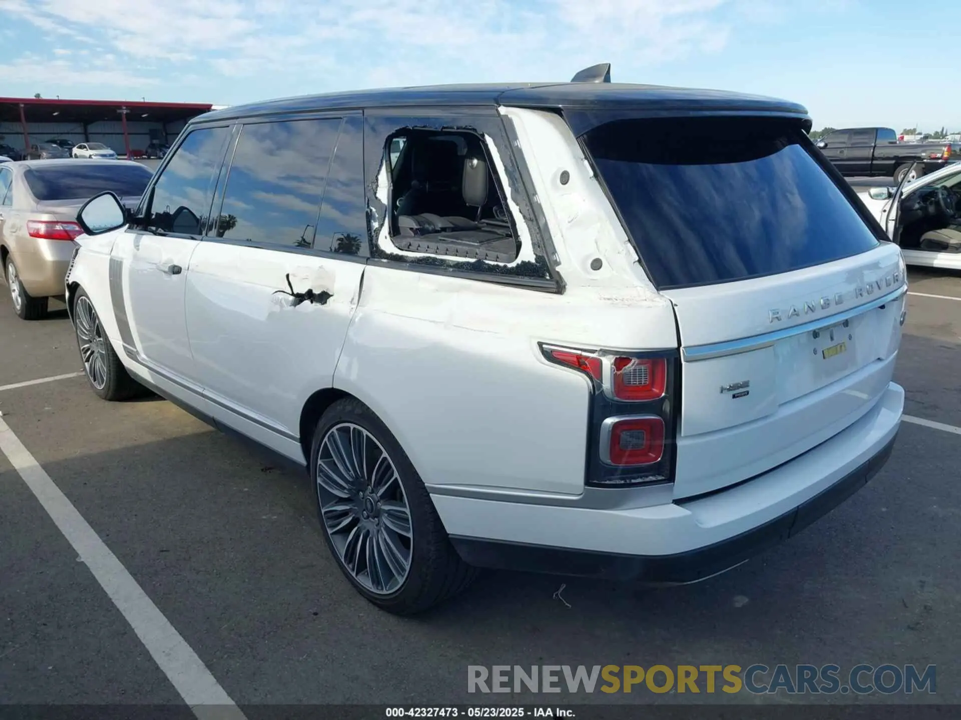 3 Photograph of a damaged car SALGS5SEXMA432828 LAND ROVER RANGE ROVER 2021
