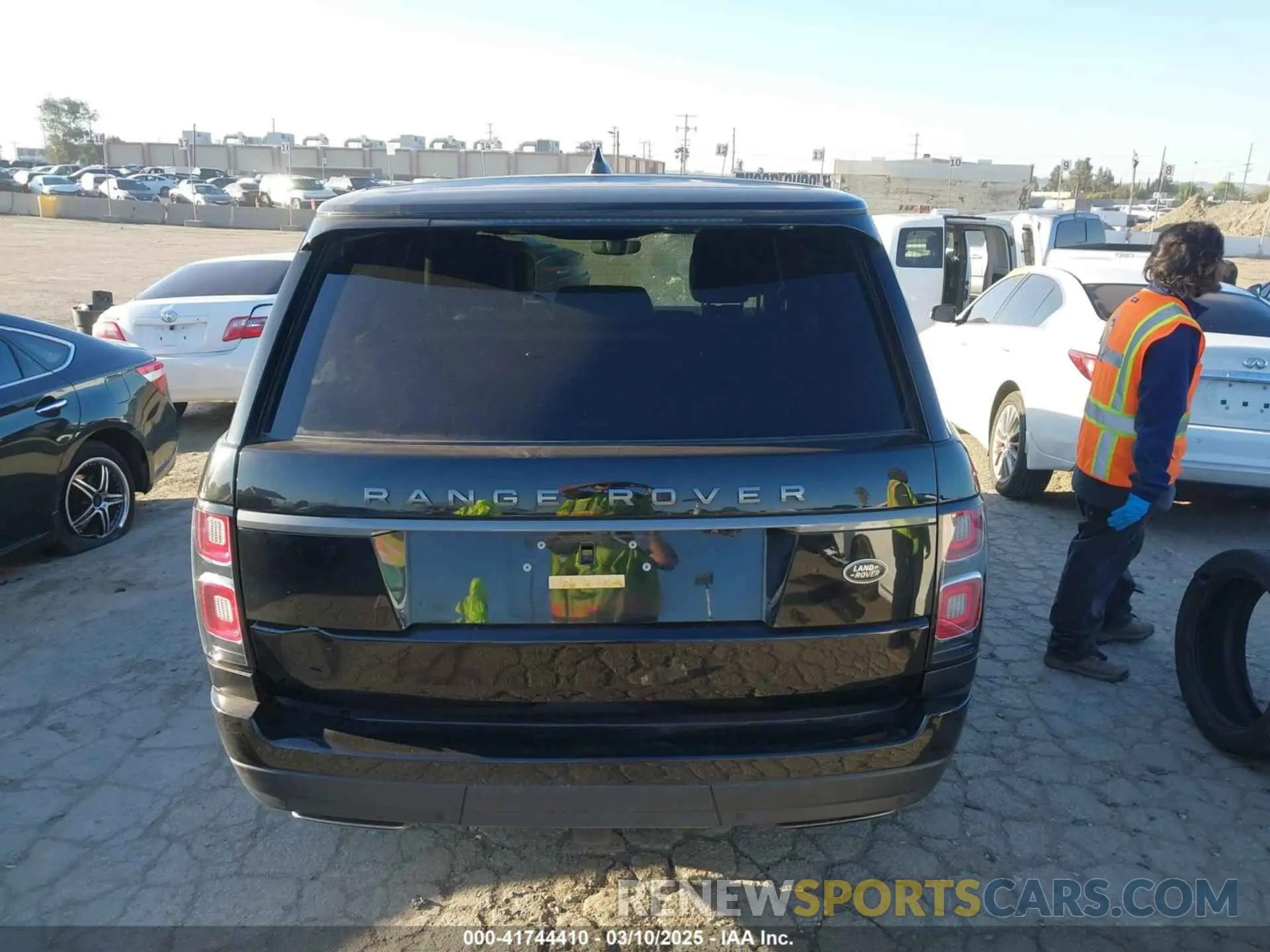 16 Photograph of a damaged car SALGR2SU2NA463588 LAND ROVER RANGE ROVER 2022