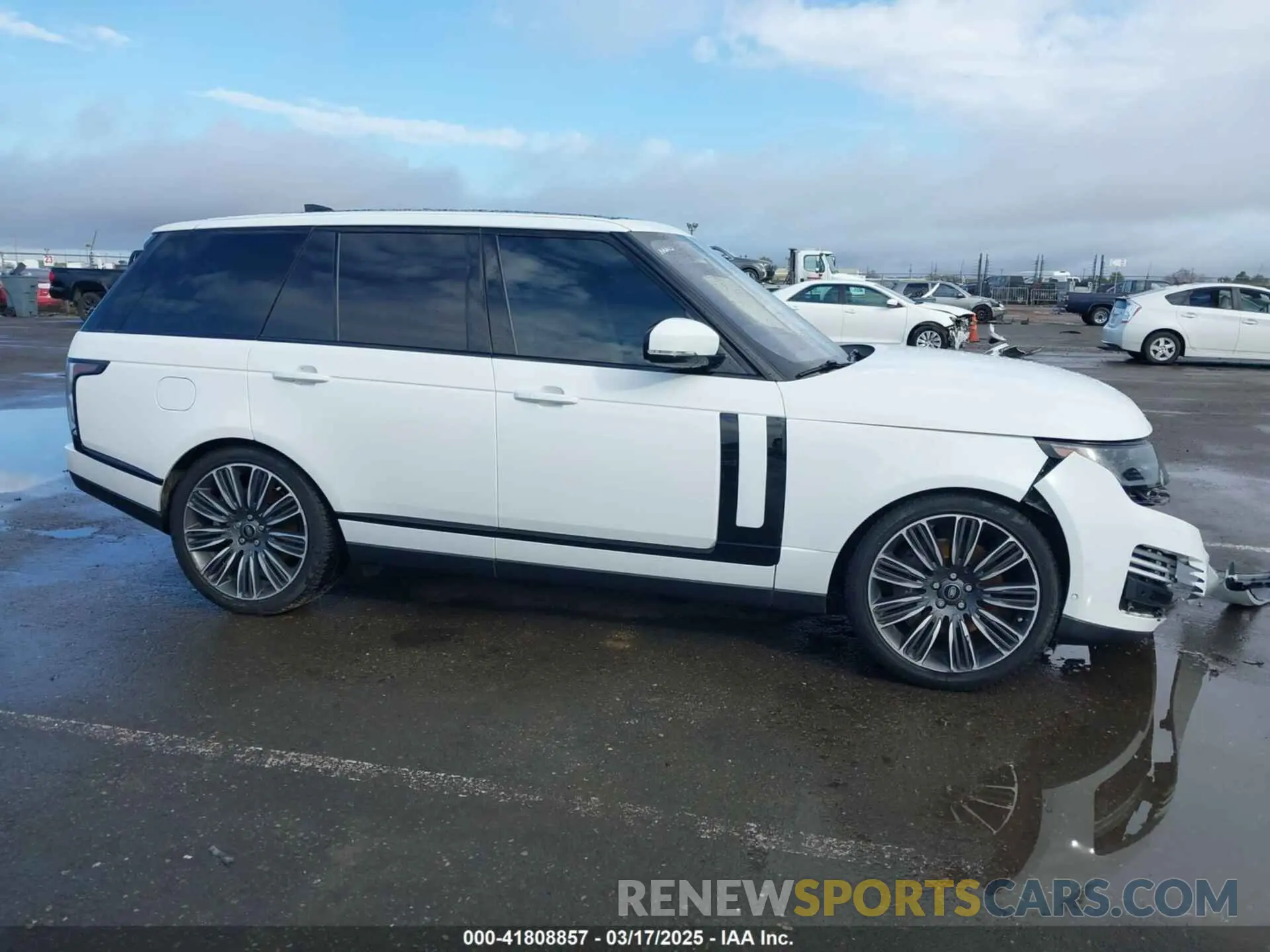 13 Photograph of a damaged car SALGS2RU0NA464488 LAND ROVER RANGE ROVER 2022