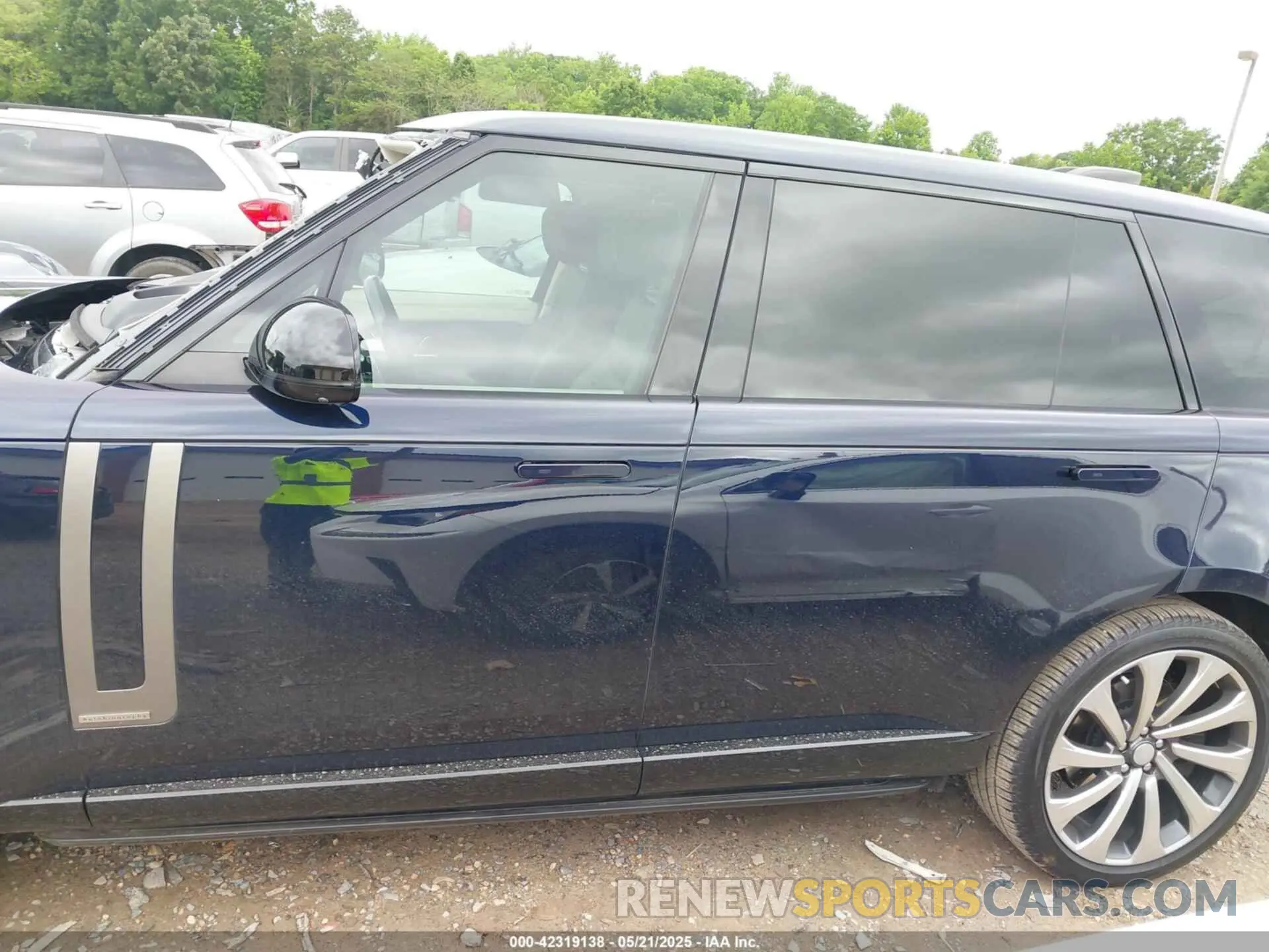 14 Photograph of a damaged car SALK1BE74PA021891 LAND ROVER RANGE ROVER 2023
