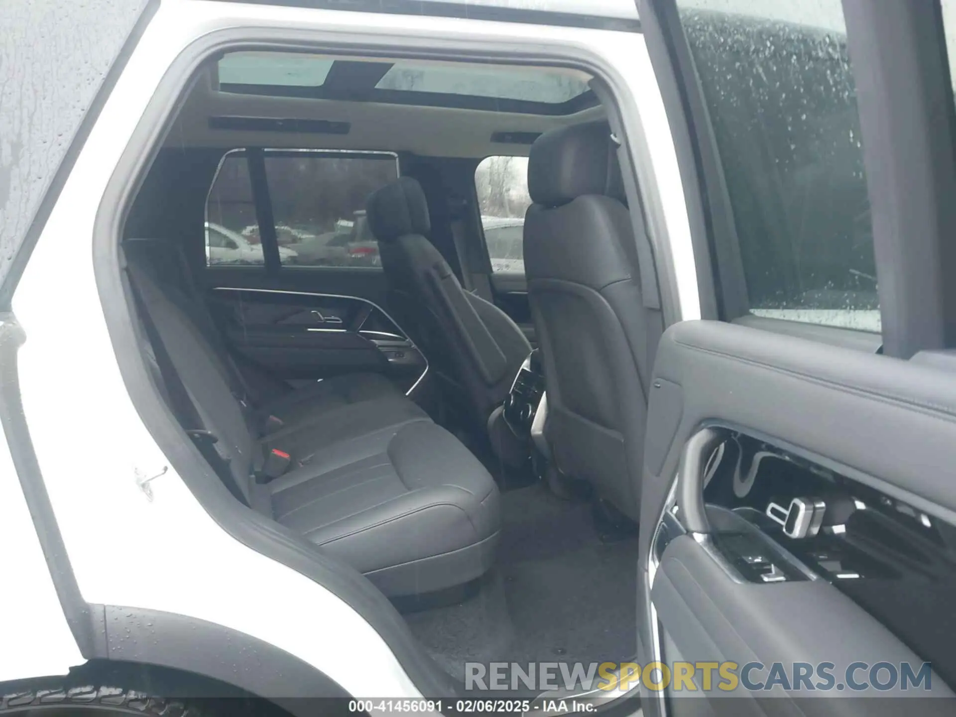 8 Photograph of a damaged car SALKP9FU3PA051508 LAND ROVER RANGE ROVER 2023