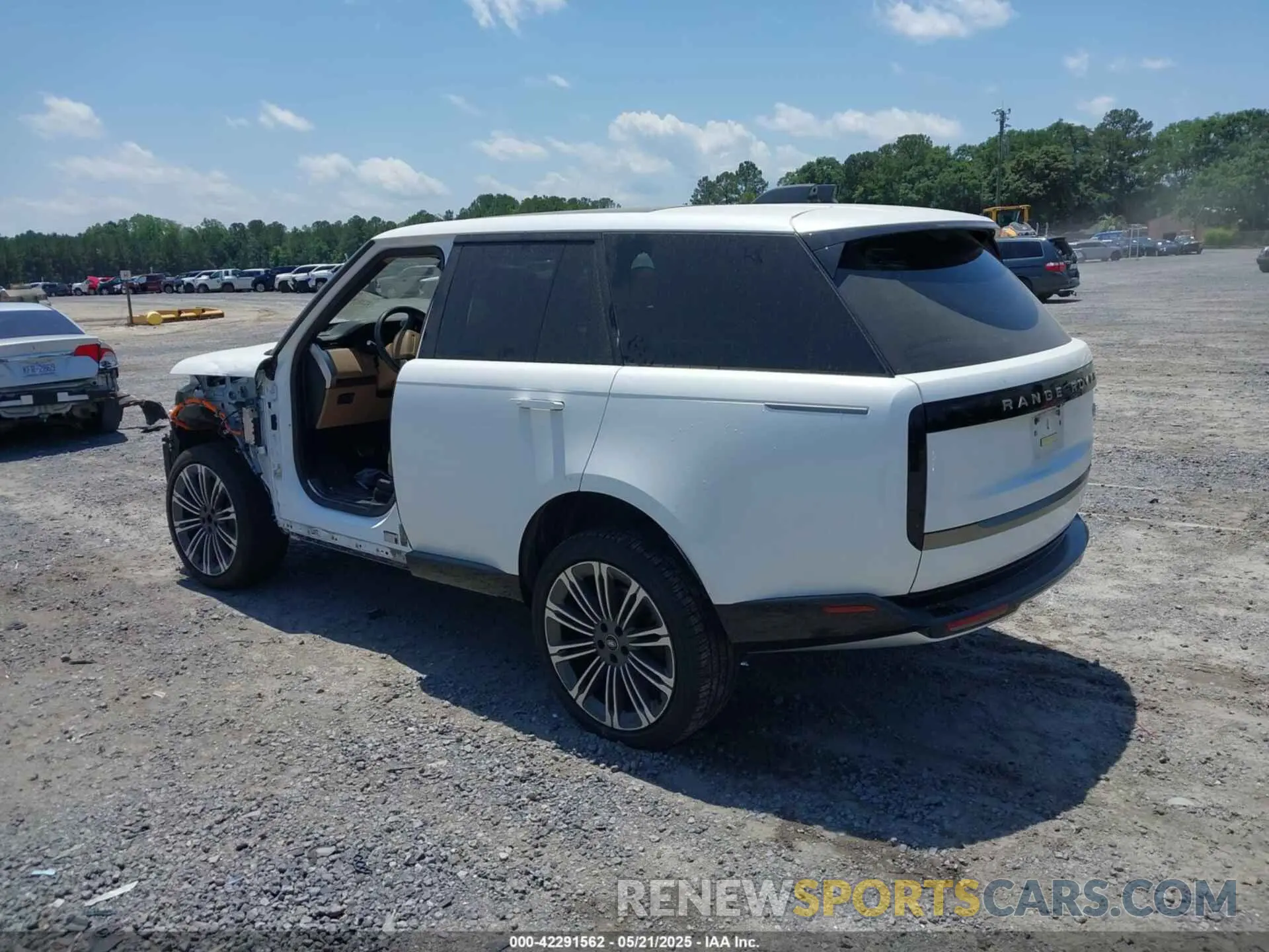 3 Photograph of a damaged car SALKPBE75PA046989 LAND ROVER RANGE ROVER 2023