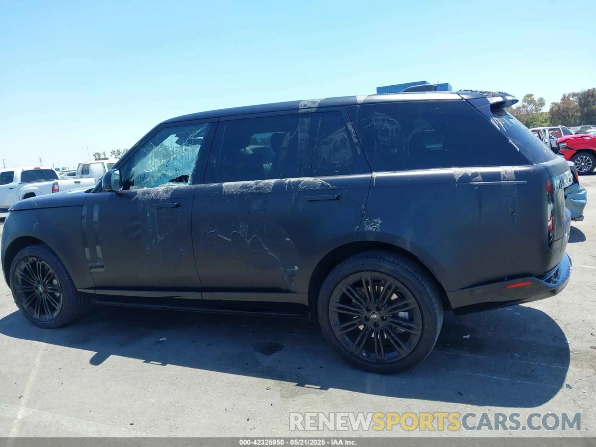 14 Photograph of a damaged car SALKPBE7XPA021523 LAND ROVER RANGE ROVER 2023
