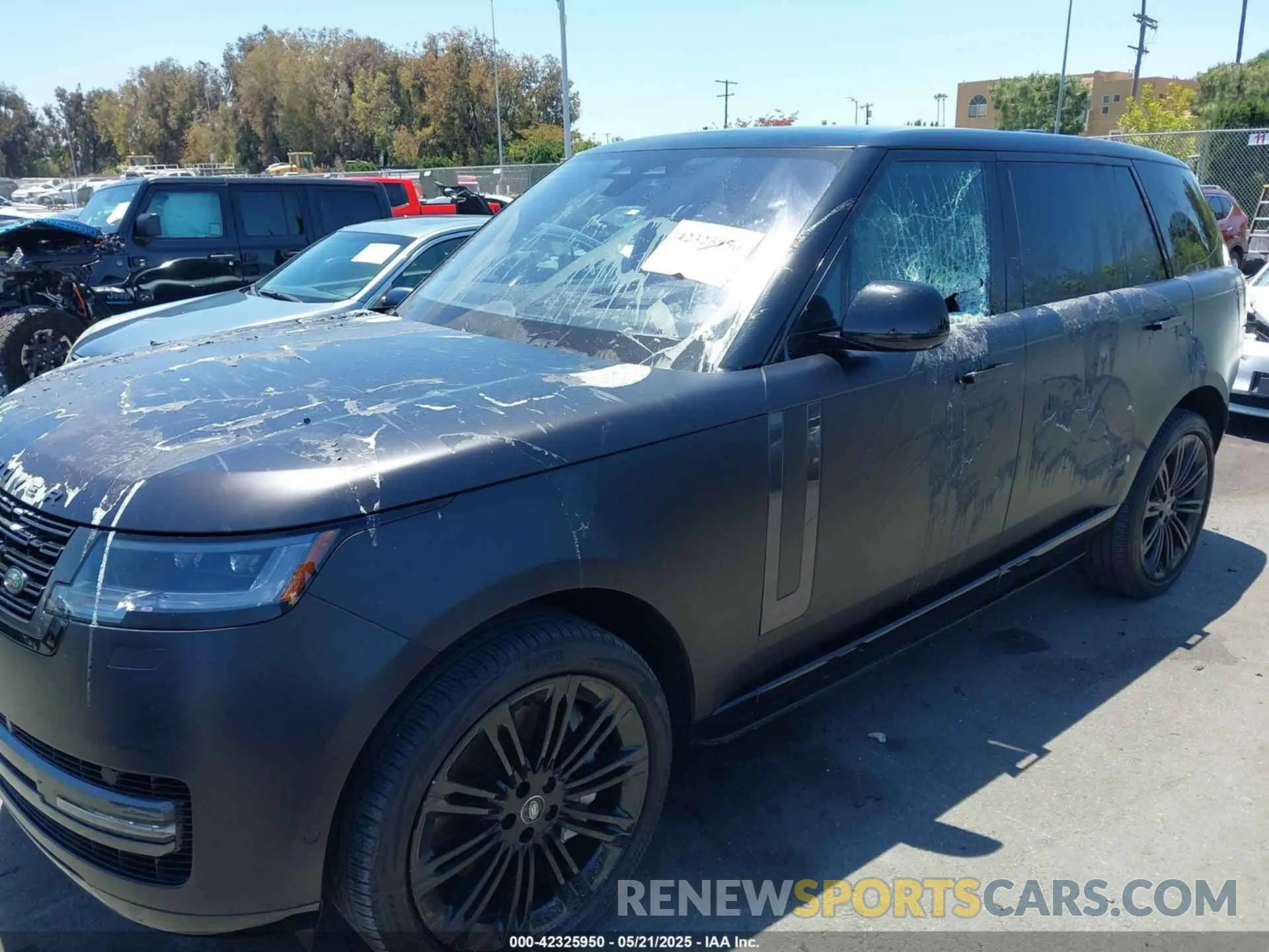 17 Photograph of a damaged car SALKPBE7XPA021523 LAND ROVER RANGE ROVER 2023