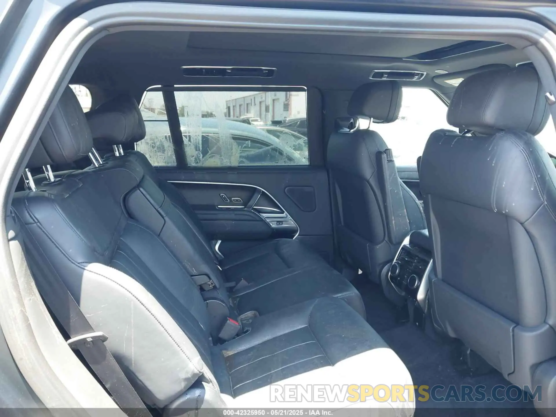 8 Photograph of a damaged car SALKPBE7XPA021523 LAND ROVER RANGE ROVER 2023