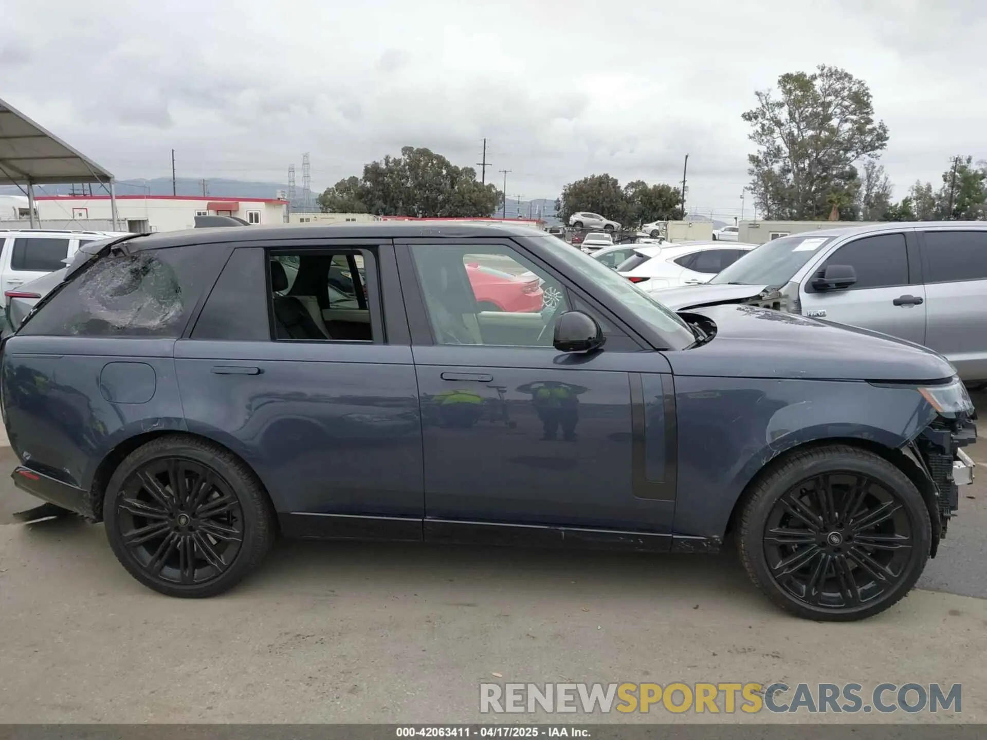 12 Photograph of a damaged car SALKP9E96RA240556 LAND ROVER RANGE ROVER 2024