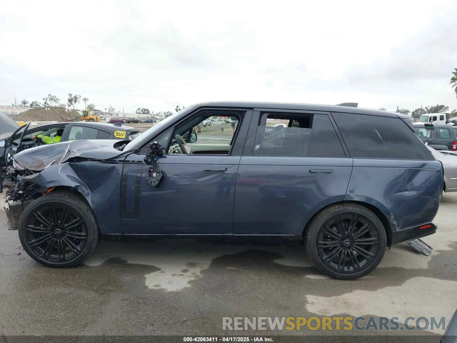 13 Photograph of a damaged car SALKP9E96RA240556 LAND ROVER RANGE ROVER 2024