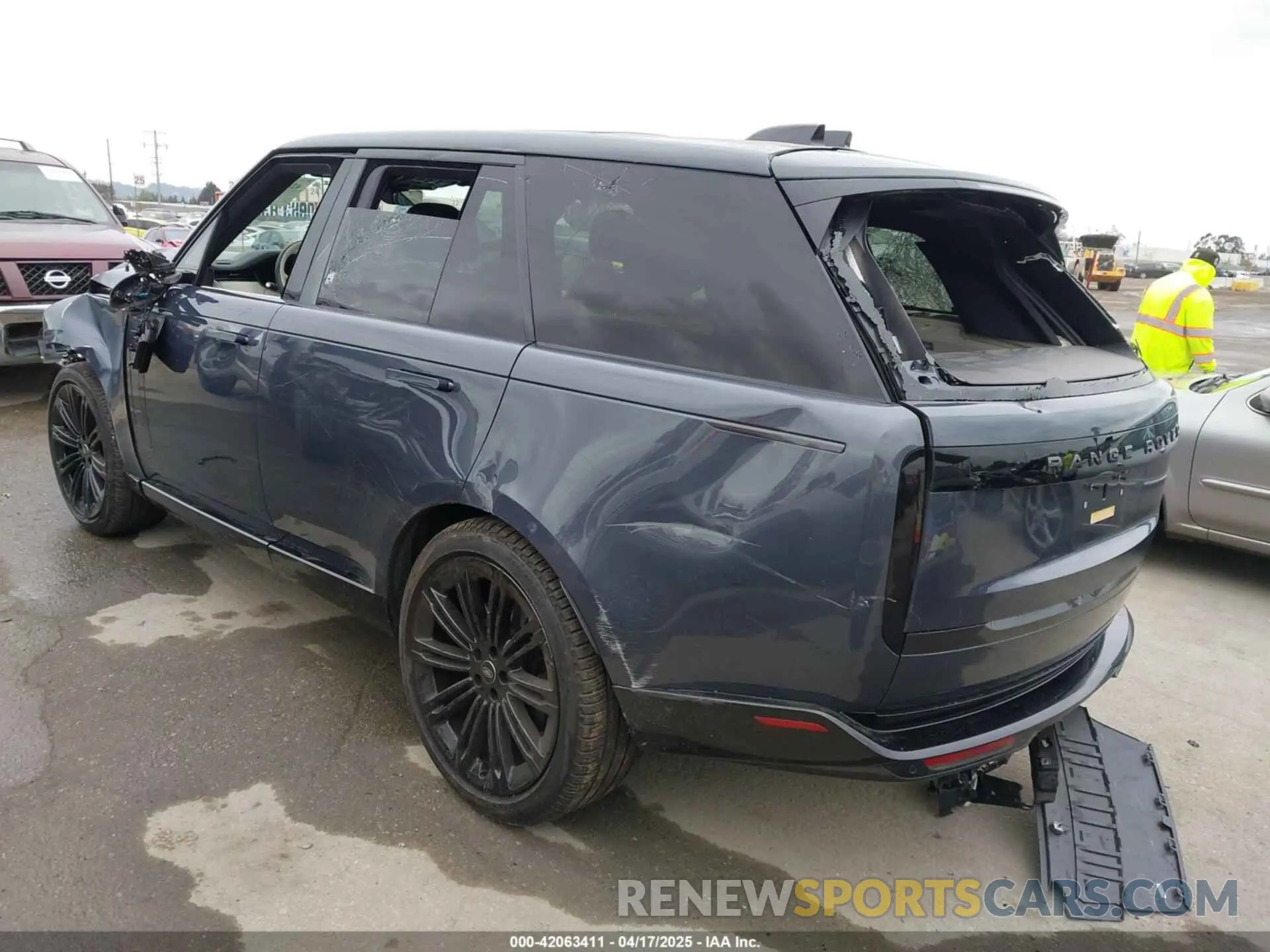 3 Photograph of a damaged car SALKP9E96RA240556 LAND ROVER RANGE ROVER 2024