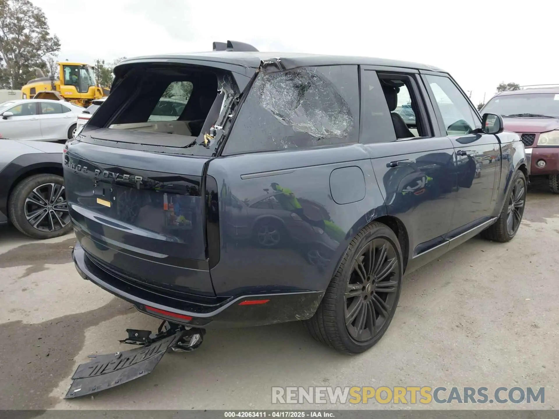 4 Photograph of a damaged car SALKP9E96RA240556 LAND ROVER RANGE ROVER 2024