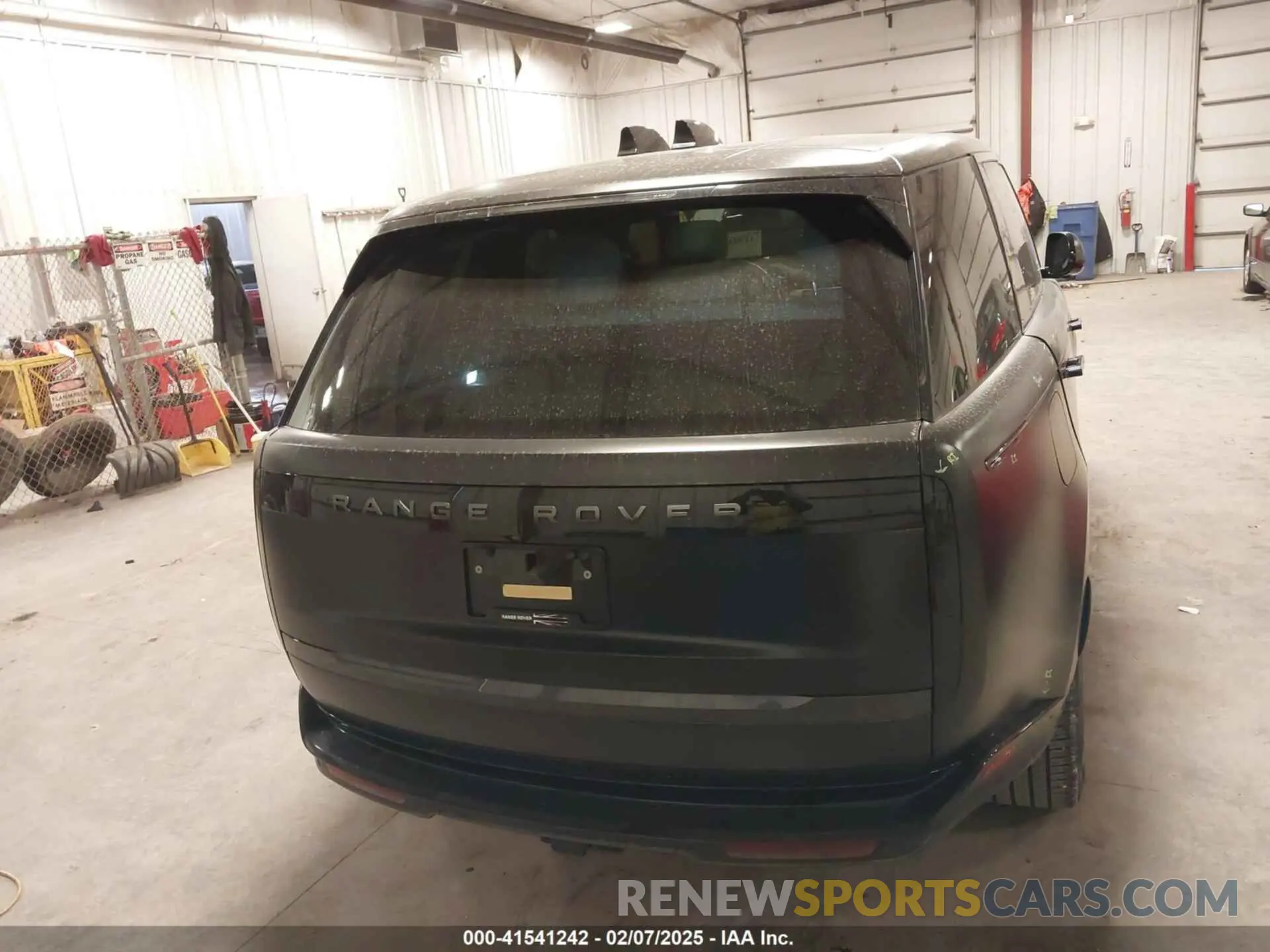 17 Photograph of a damaged car SALKP9FU0RA247585 LAND ROVER RANGE ROVER 2024