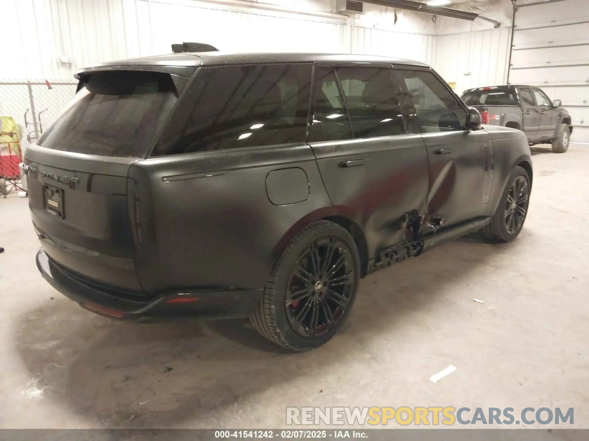 4 Photograph of a damaged car SALKP9FU0RA247585 LAND ROVER RANGE ROVER 2024