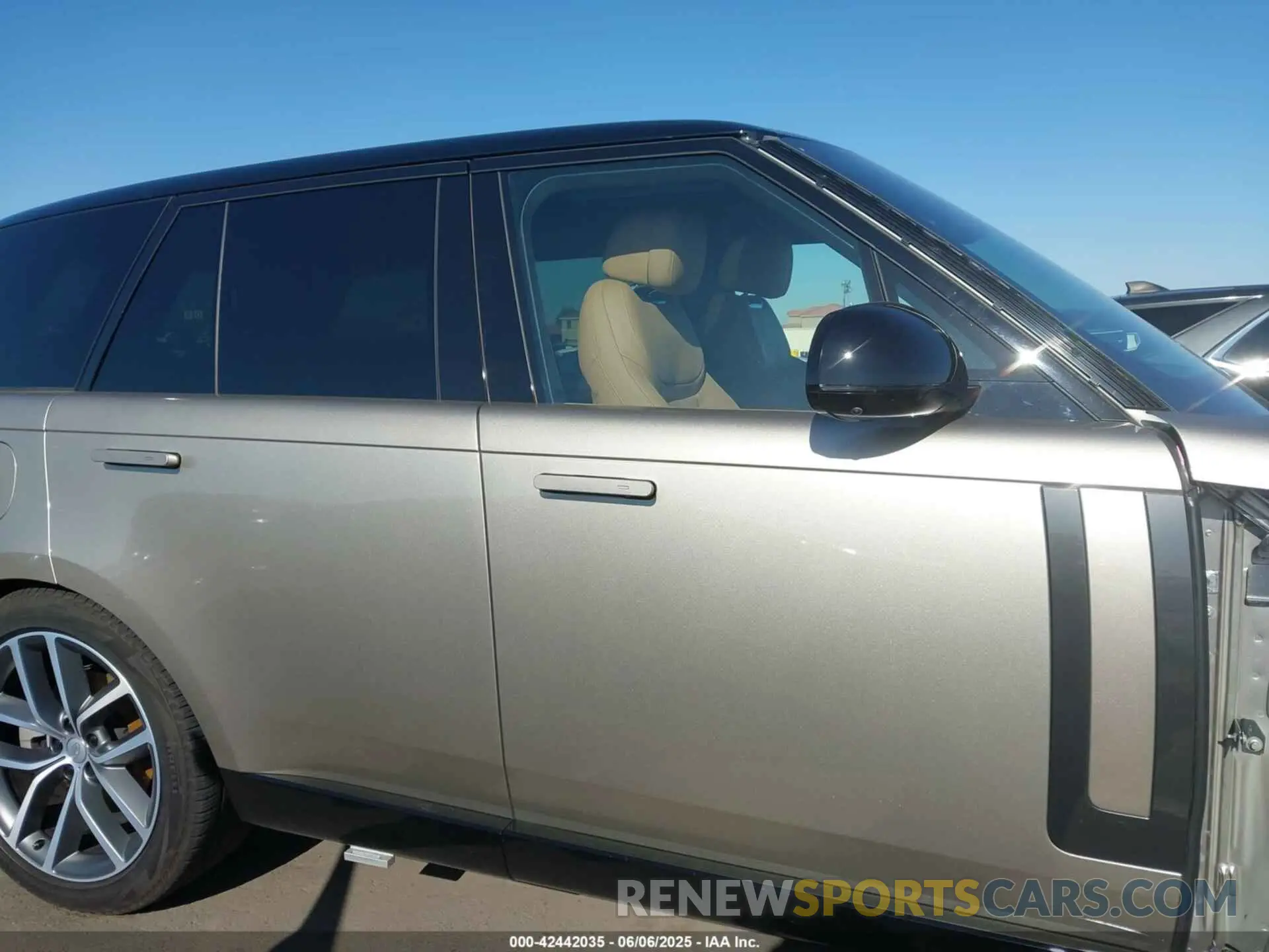 14 Photograph of a damaged car SALKP9FU9RA209062 LAND ROVER RANGE ROVER 2024