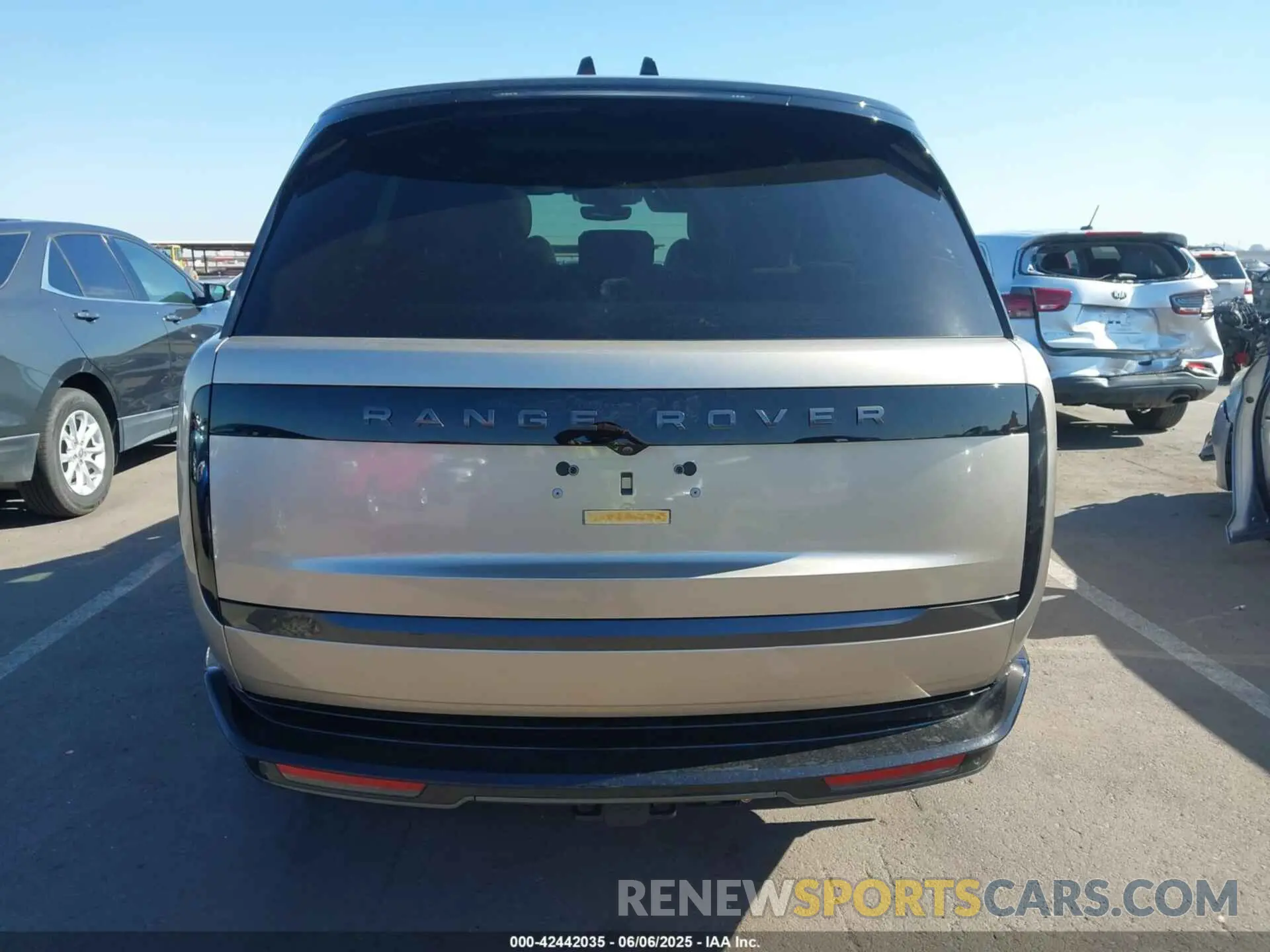 17 Photograph of a damaged car SALKP9FU9RA209062 LAND ROVER RANGE ROVER 2024