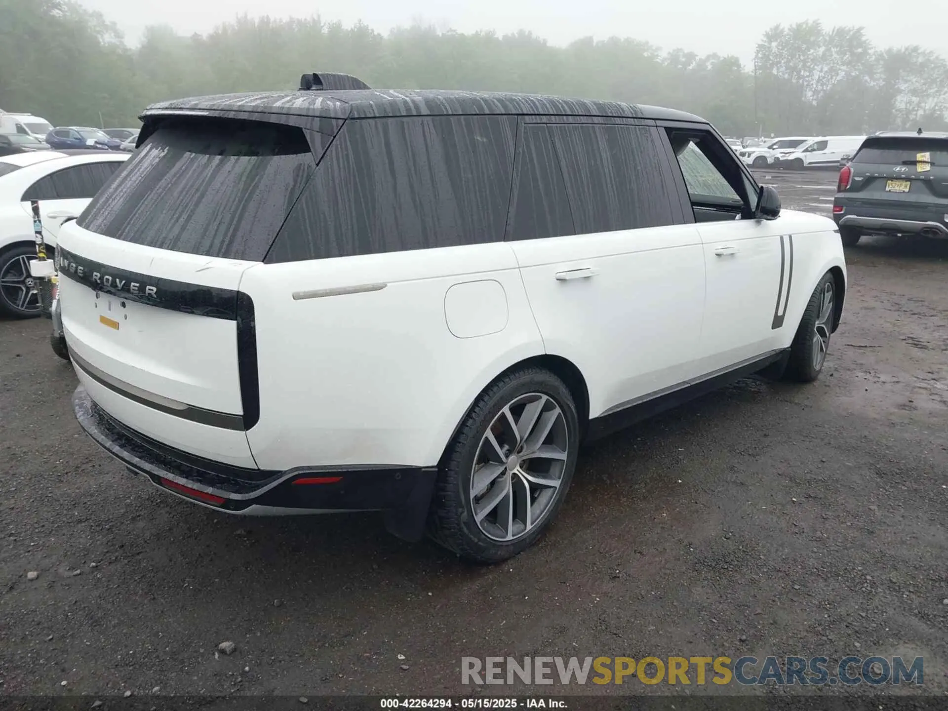 4 Photograph of a damaged car SALKPBE90RA217149 LAND ROVER RANGE ROVER 2024