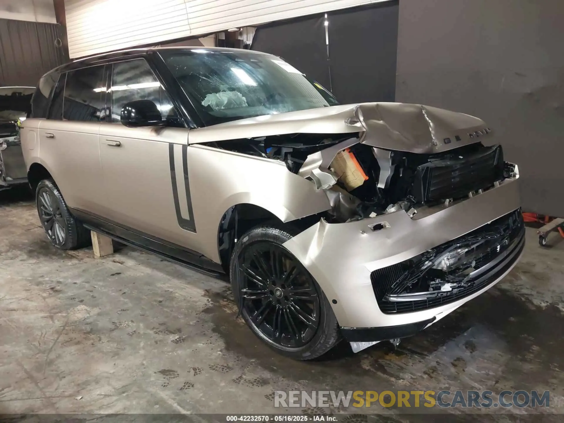 1 Photograph of a damaged car SALK1BE91SA300130 LAND ROVER RANGE ROVER 2025