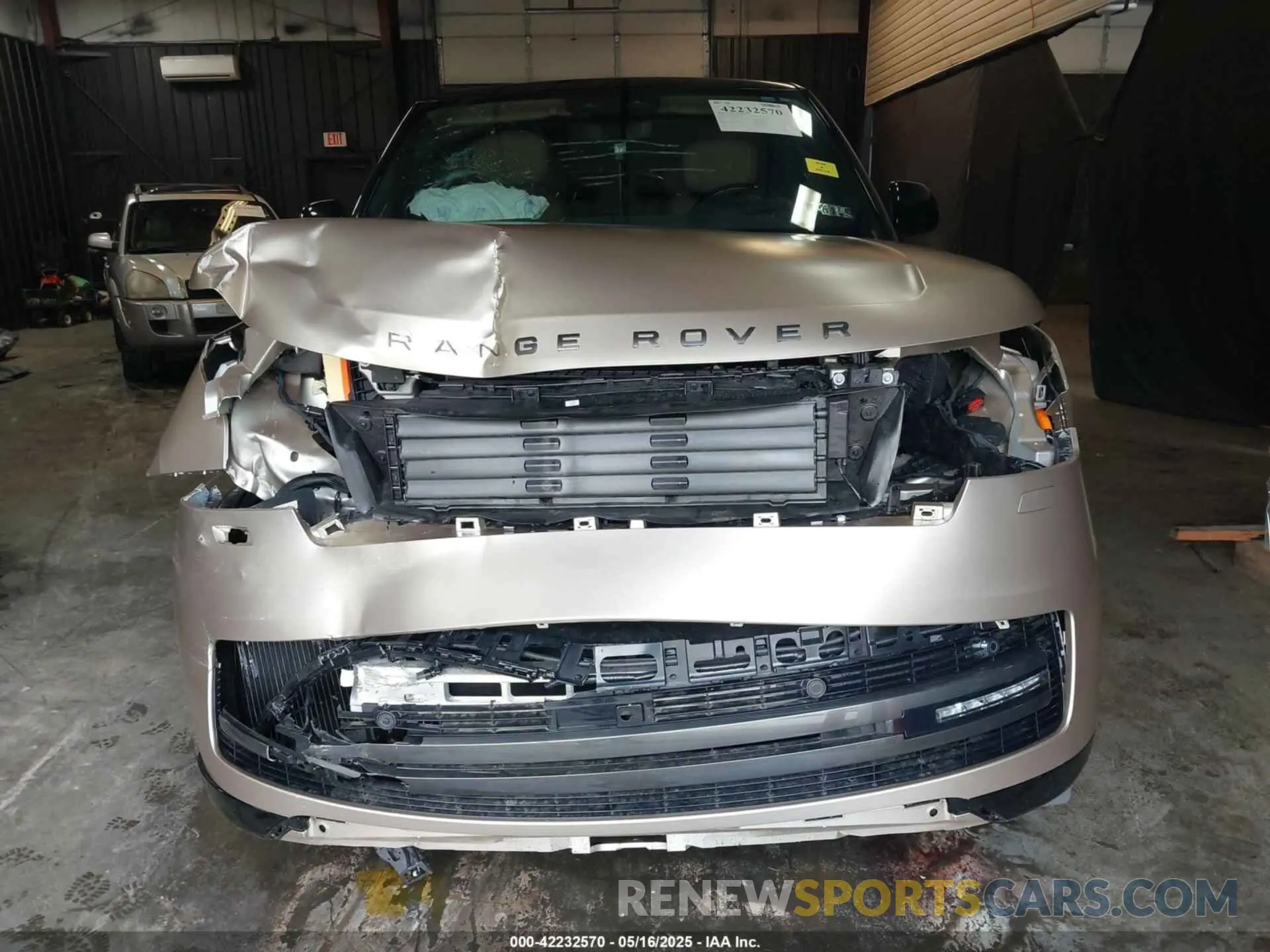 6 Photograph of a damaged car SALK1BE91SA300130 LAND ROVER RANGE ROVER 2025