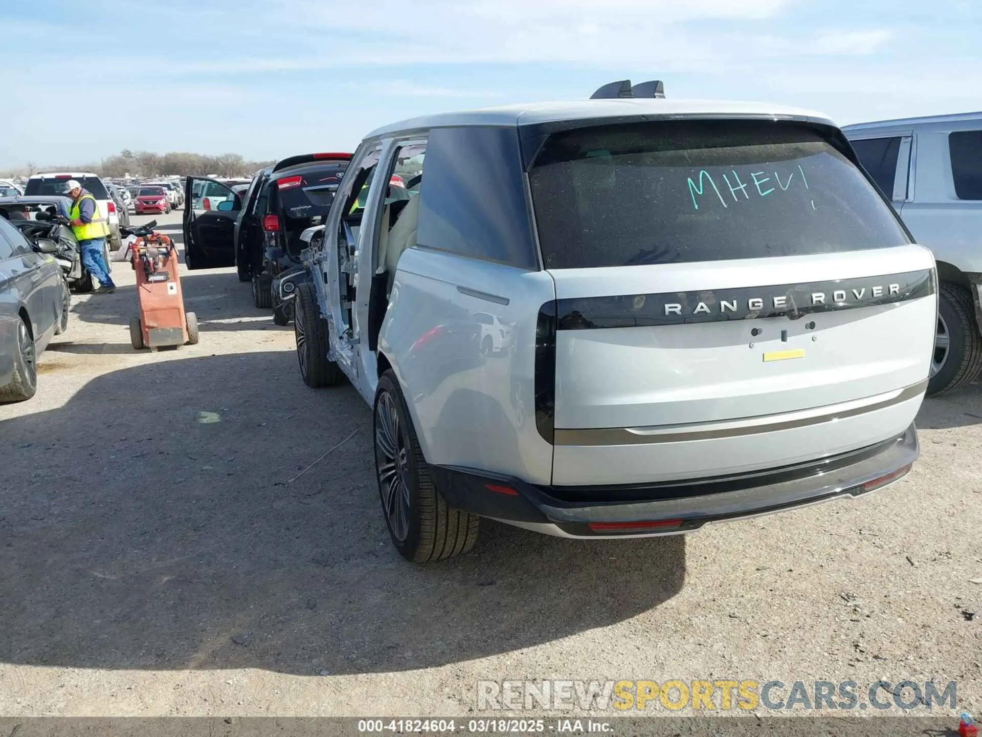 3 Photograph of a damaged car SALKP9E92SA276184 LAND ROVER RANGE ROVER 2025