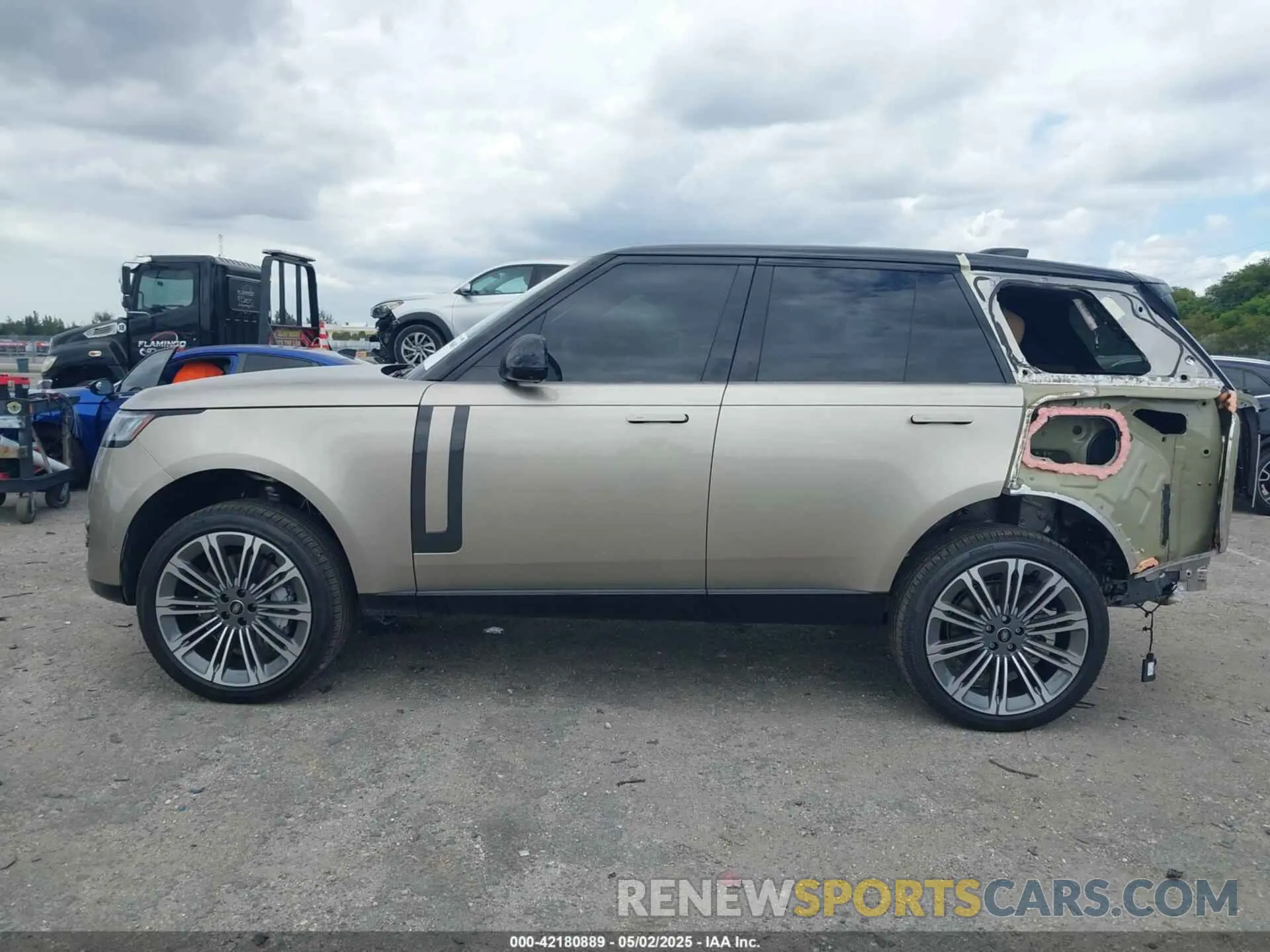 15 Photograph of a damaged car SALKP9E98SA300830 LAND ROVER RANGE ROVER 2025