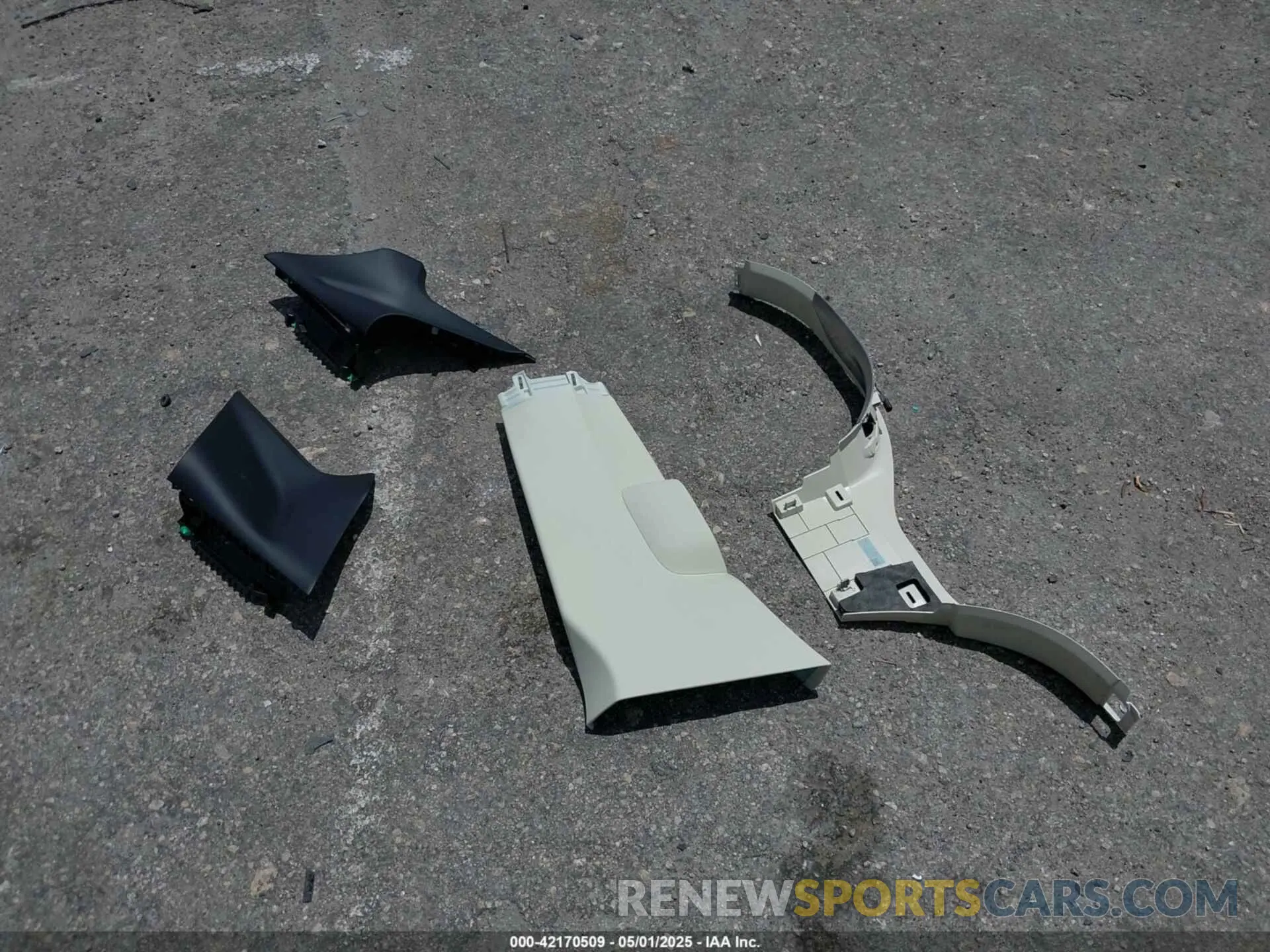12 Photograph of a damaged car SALKP9F41SA262215 LAND ROVER RANGE ROVER 2025