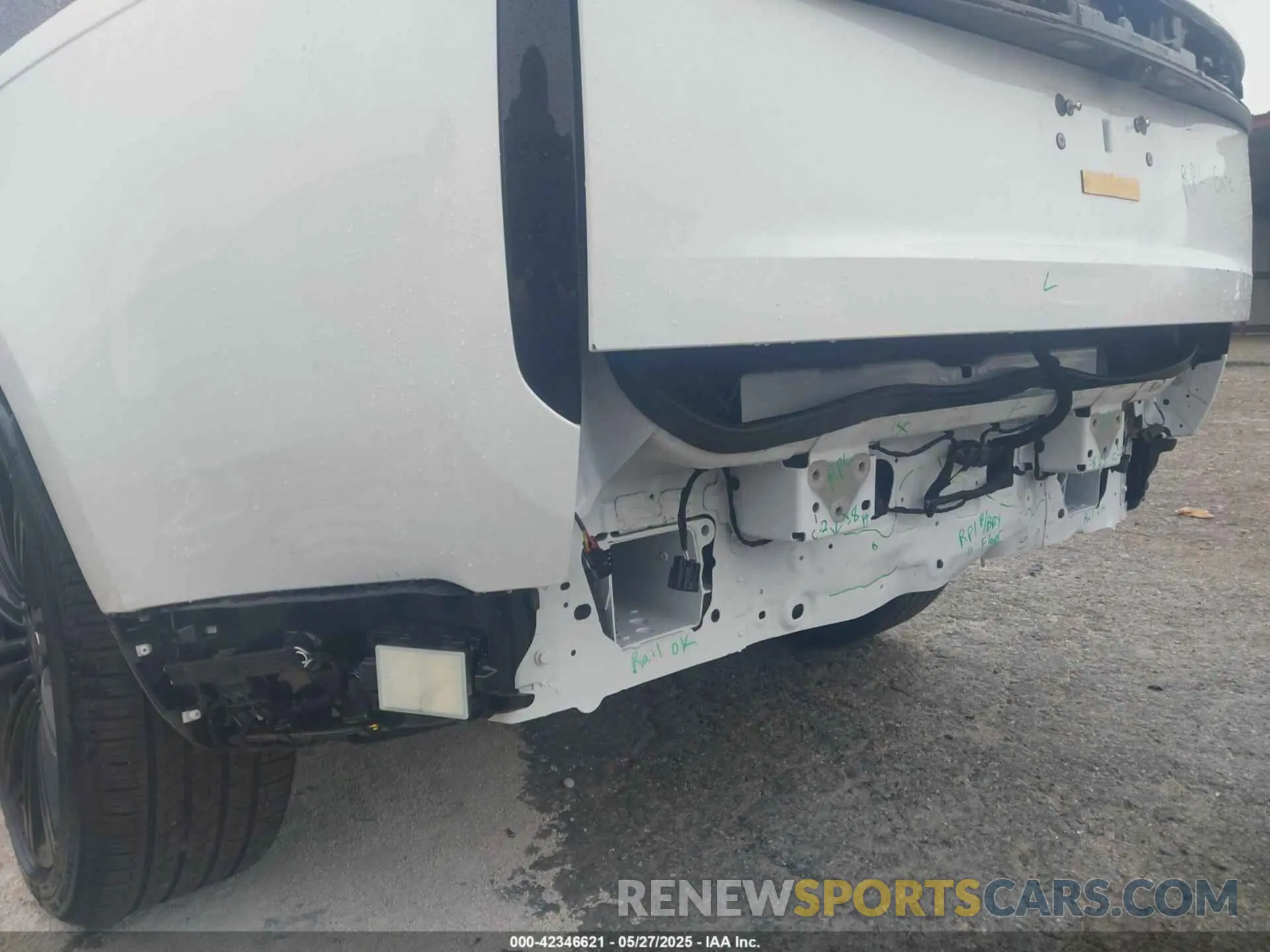 17 Photograph of a damaged car SALKP9FU6SA278068 LAND ROVER RANGE ROVER 2025