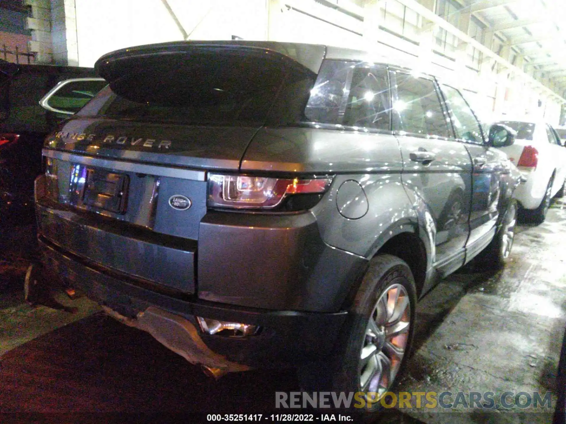 4 Photograph of a damaged car 00LVP2RX6KH342014 LAND ROVER RANGE ROVER EVOQUE 2019