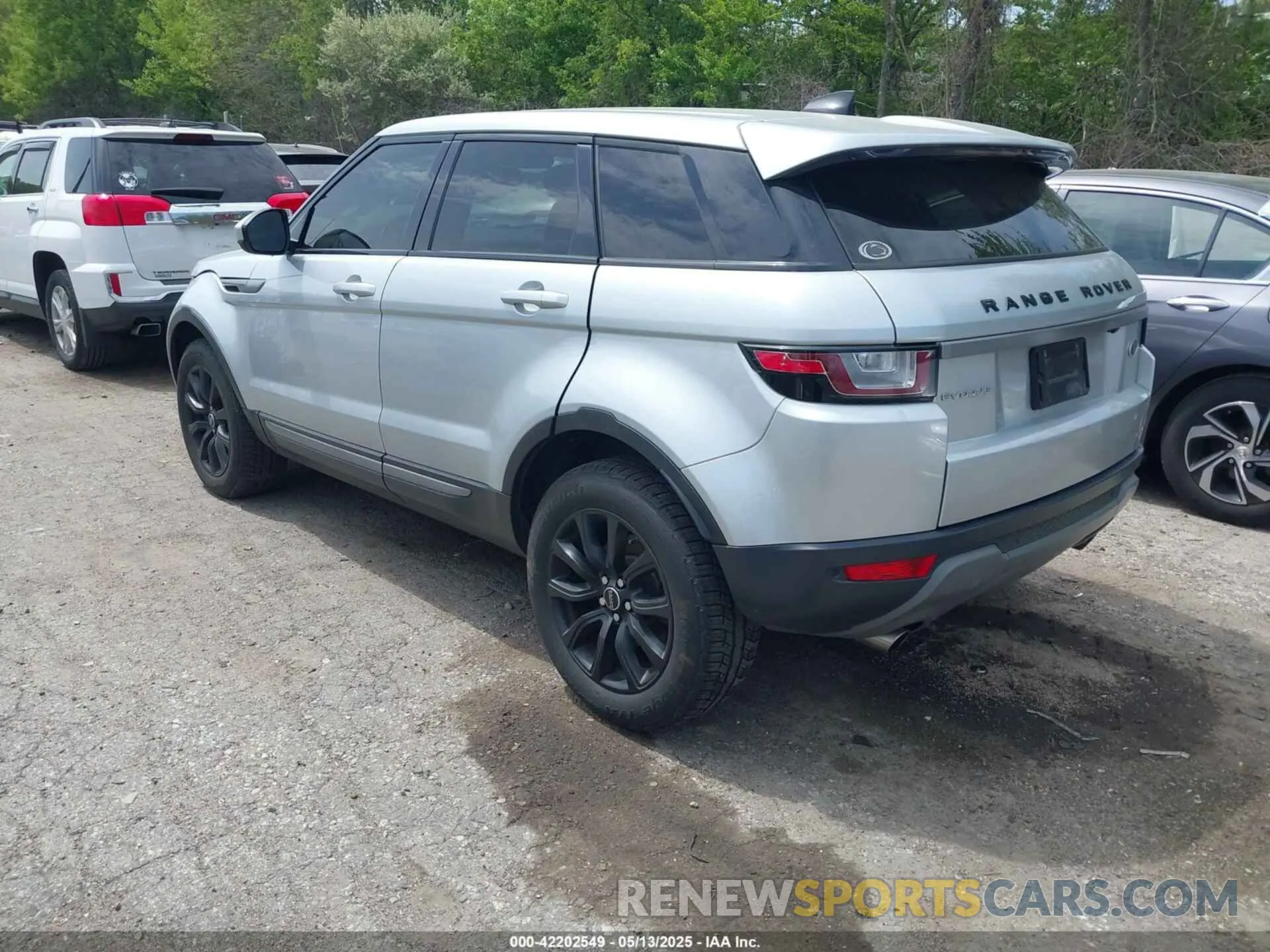 3 Photograph of a damaged car SALVP2RX2KH341992 LAND ROVER RANGE ROVER EVOQUE 2019