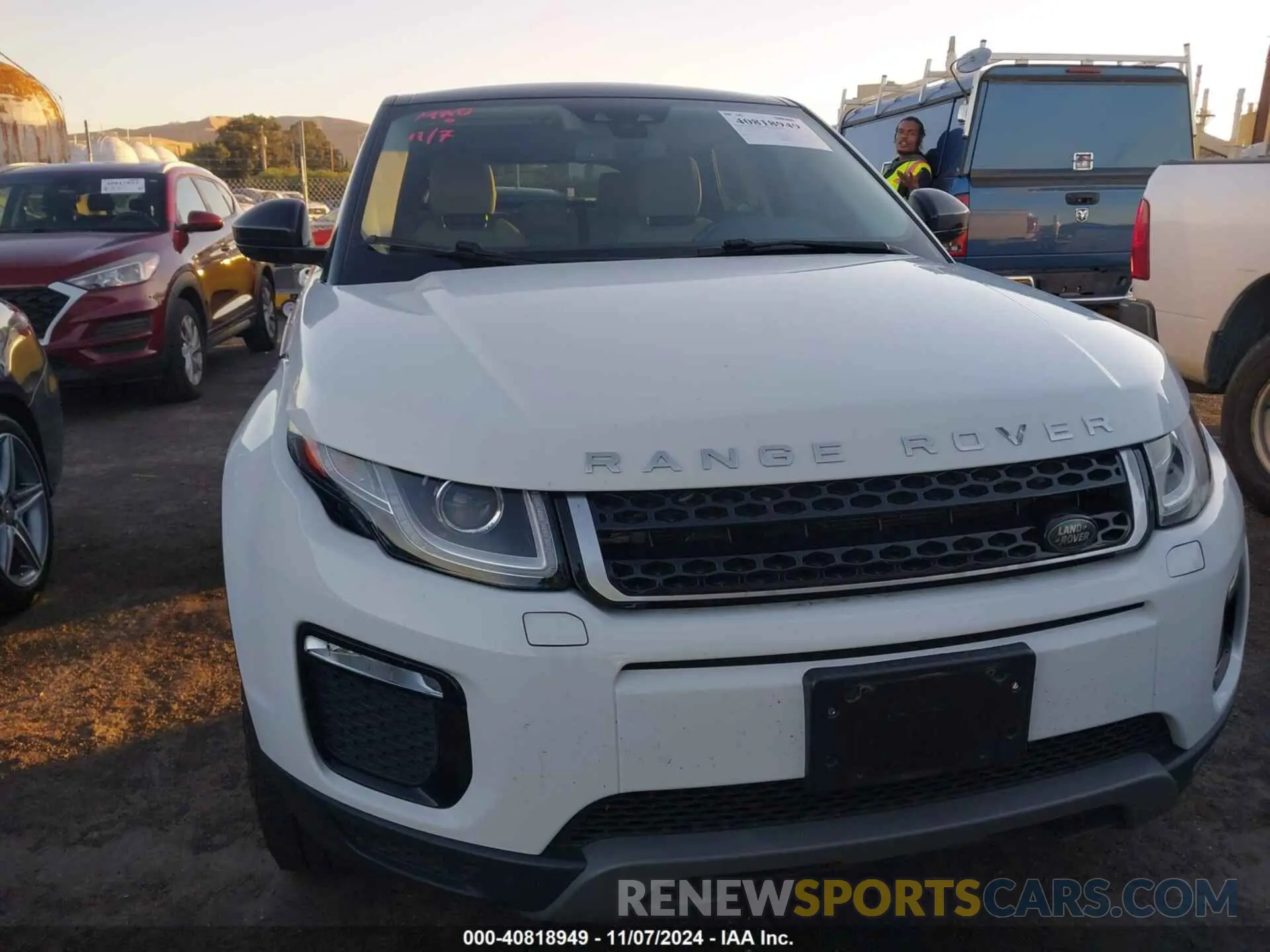 12 Photograph of a damaged car SALVP2RX5KH329187 LAND ROVER RANGE ROVER EVOQUE 2019