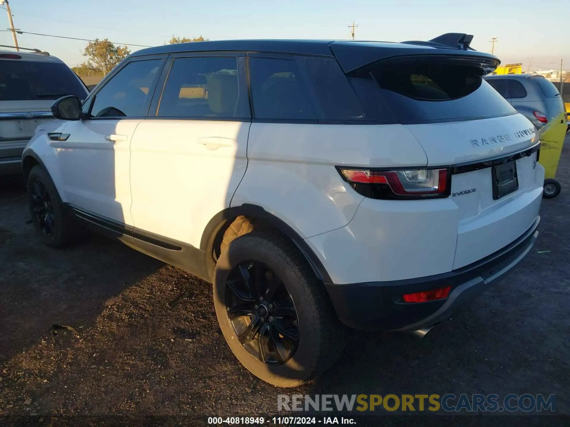3 Photograph of a damaged car SALVP2RX5KH329187 LAND ROVER RANGE ROVER EVOQUE 2019