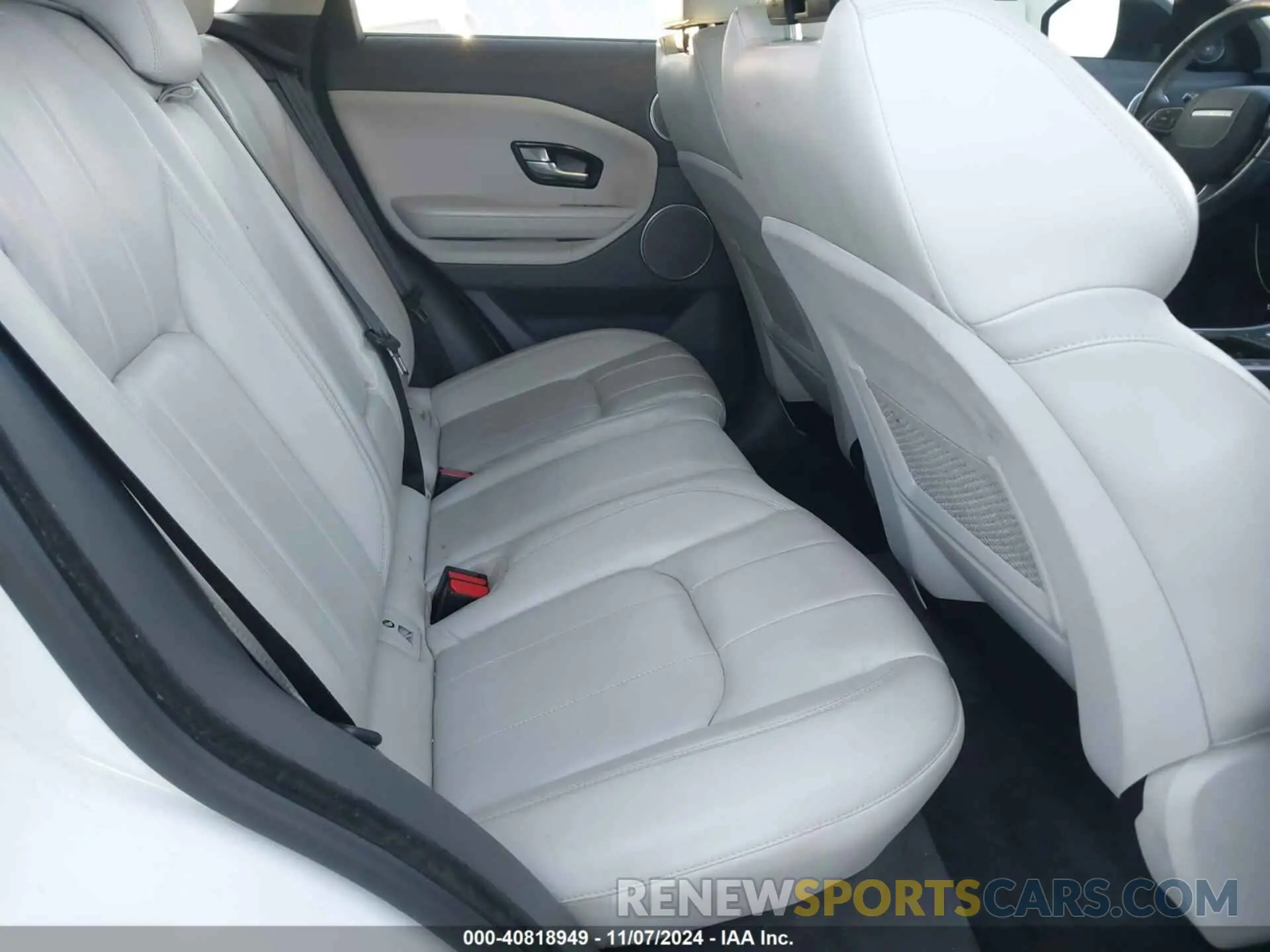 8 Photograph of a damaged car SALVP2RX5KH329187 LAND ROVER RANGE ROVER EVOQUE 2019