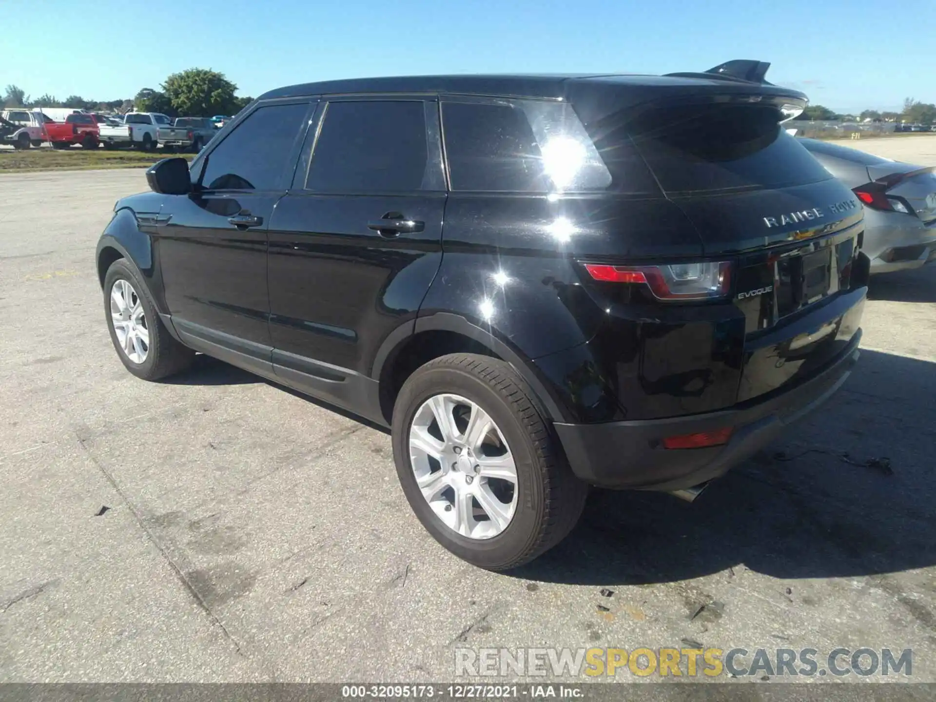 3 Photograph of a damaged car SALVP2RX5KH347091 LAND ROVER RANGE ROVER EVOQUE 2019