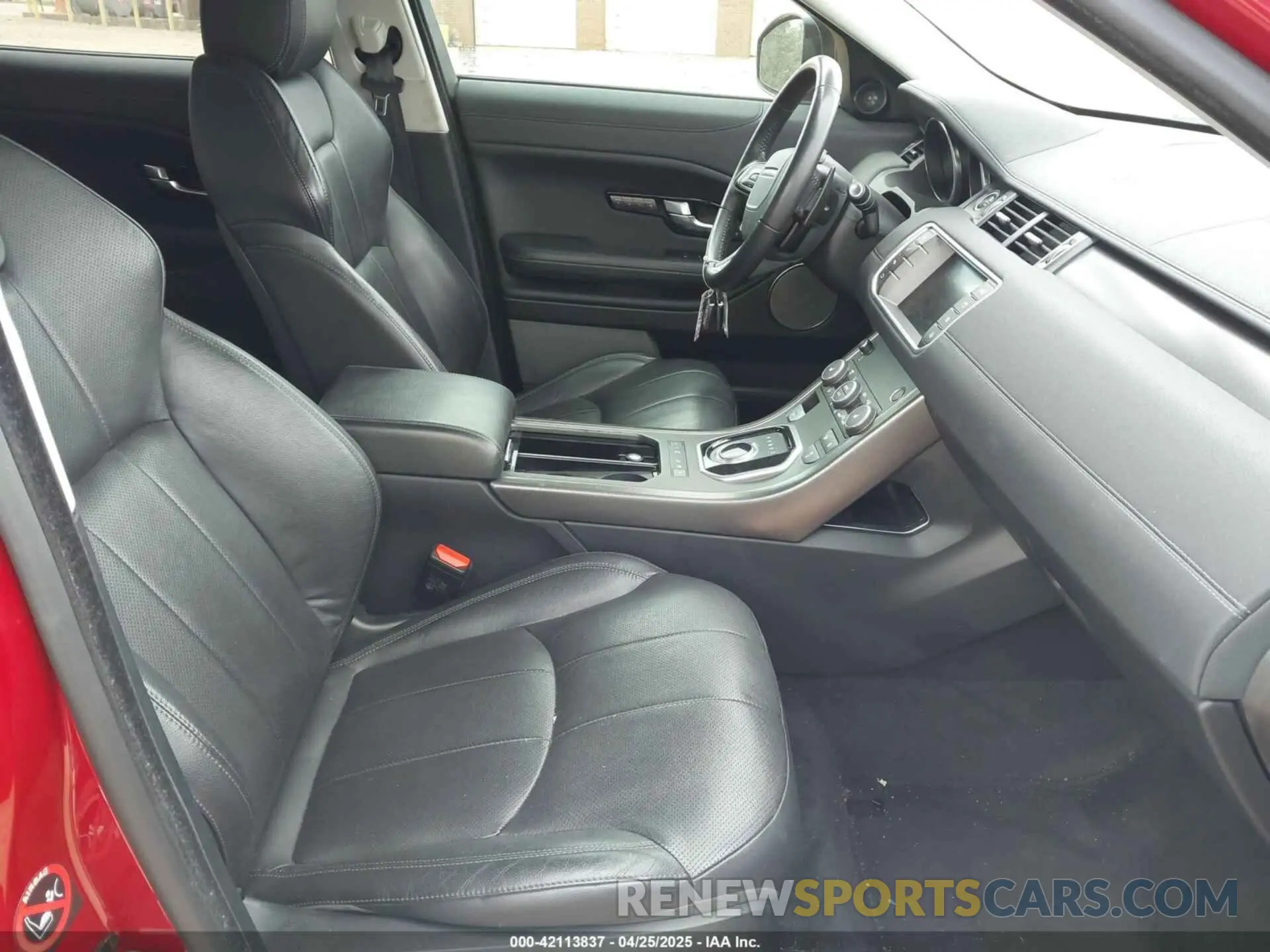 5 Photograph of a damaged car SALVP2RX6KH332793 LAND ROVER RANGE ROVER EVOQUE 2019