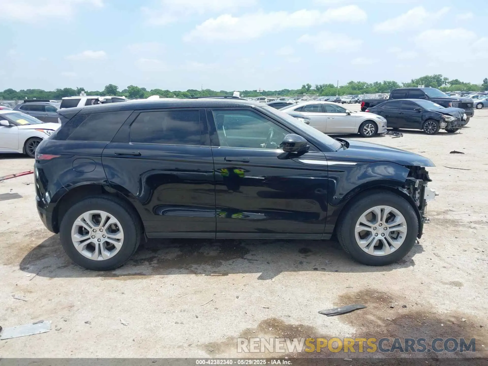 14 Photograph of a damaged car SALZJ2FX6LH081685 LAND ROVER RANGE ROVER EVOQUE 2020