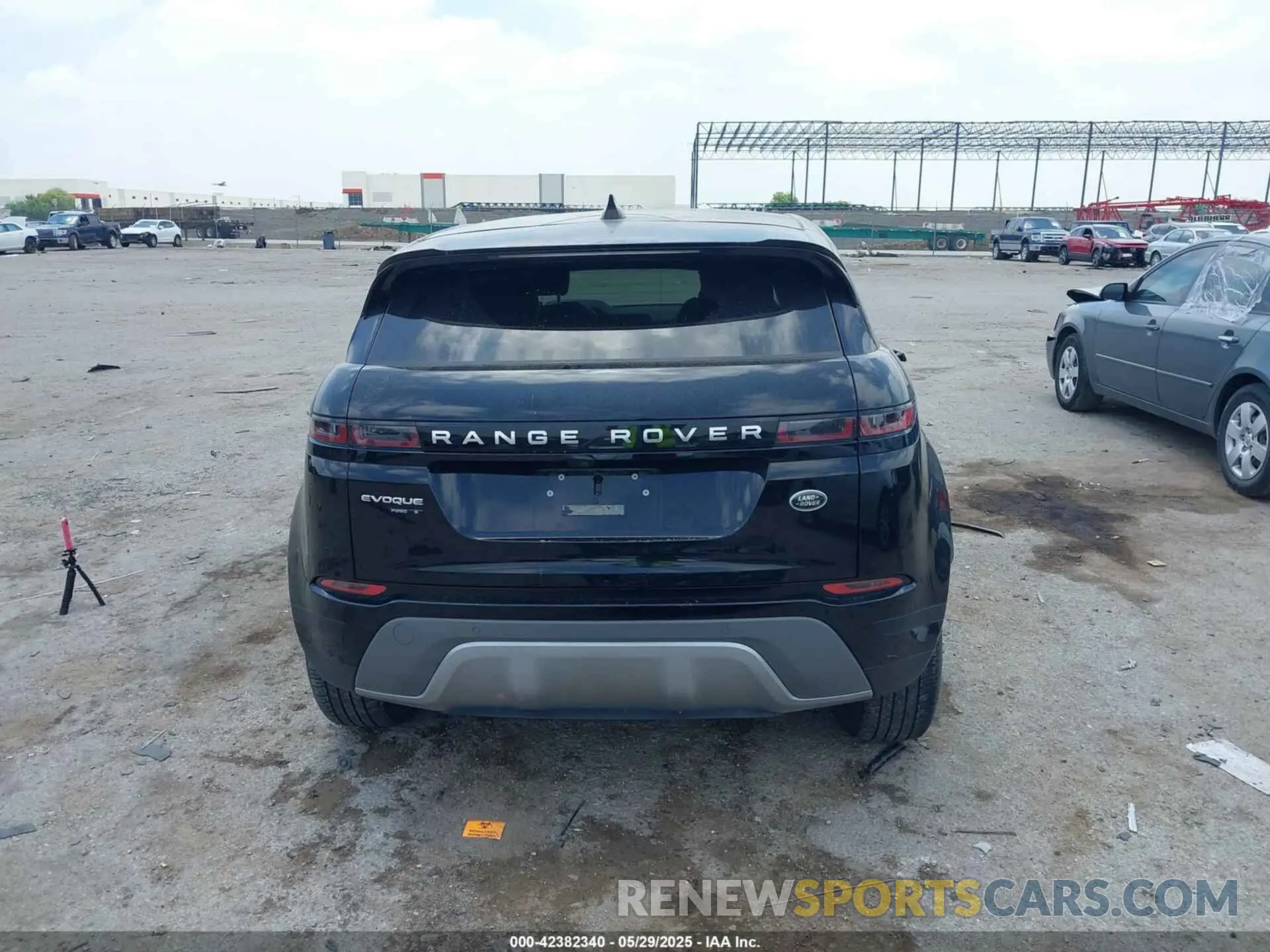 17 Photograph of a damaged car SALZJ2FX6LH081685 LAND ROVER RANGE ROVER EVOQUE 2020