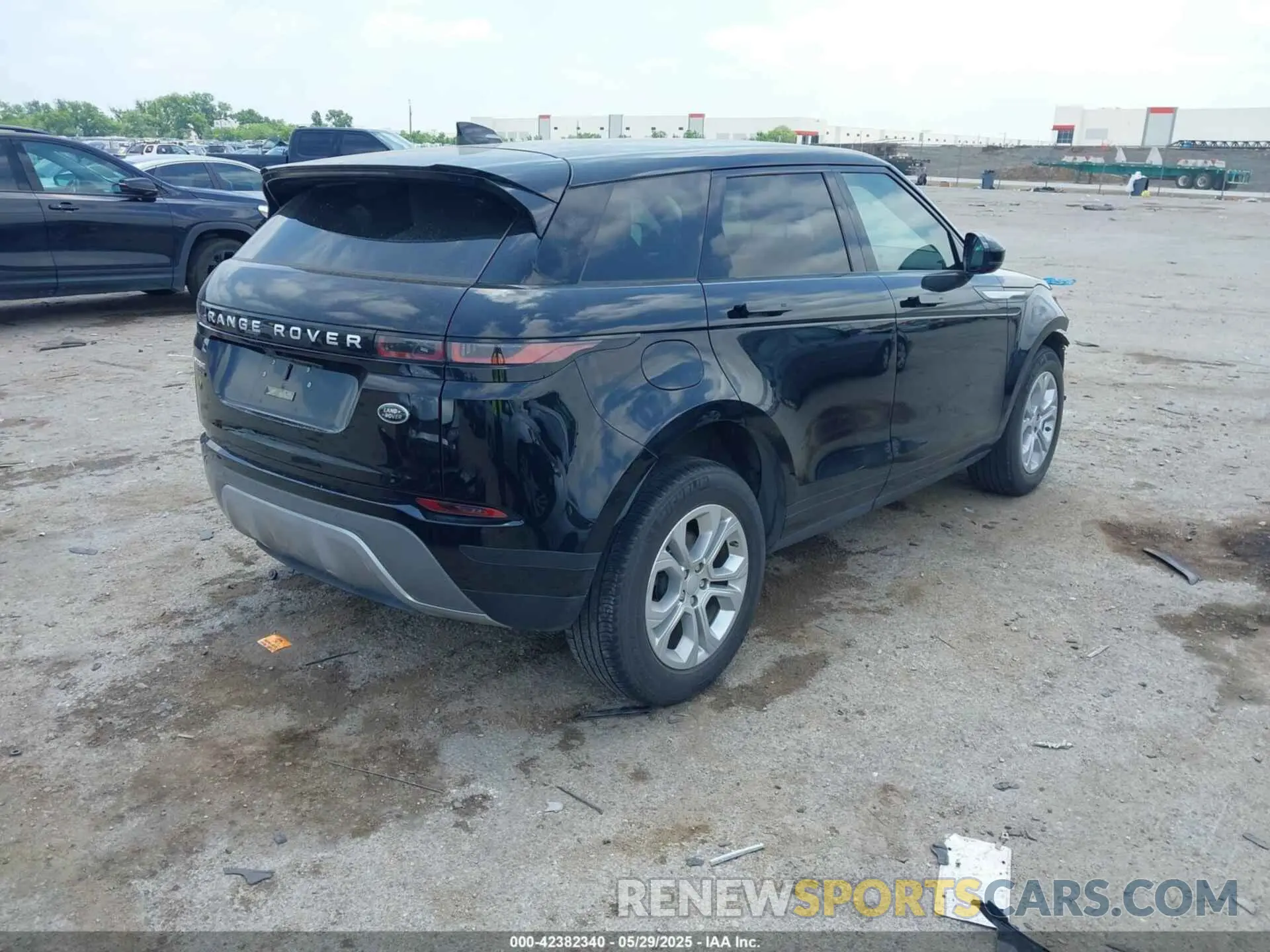 4 Photograph of a damaged car SALZJ2FX6LH081685 LAND ROVER RANGE ROVER EVOQUE 2020